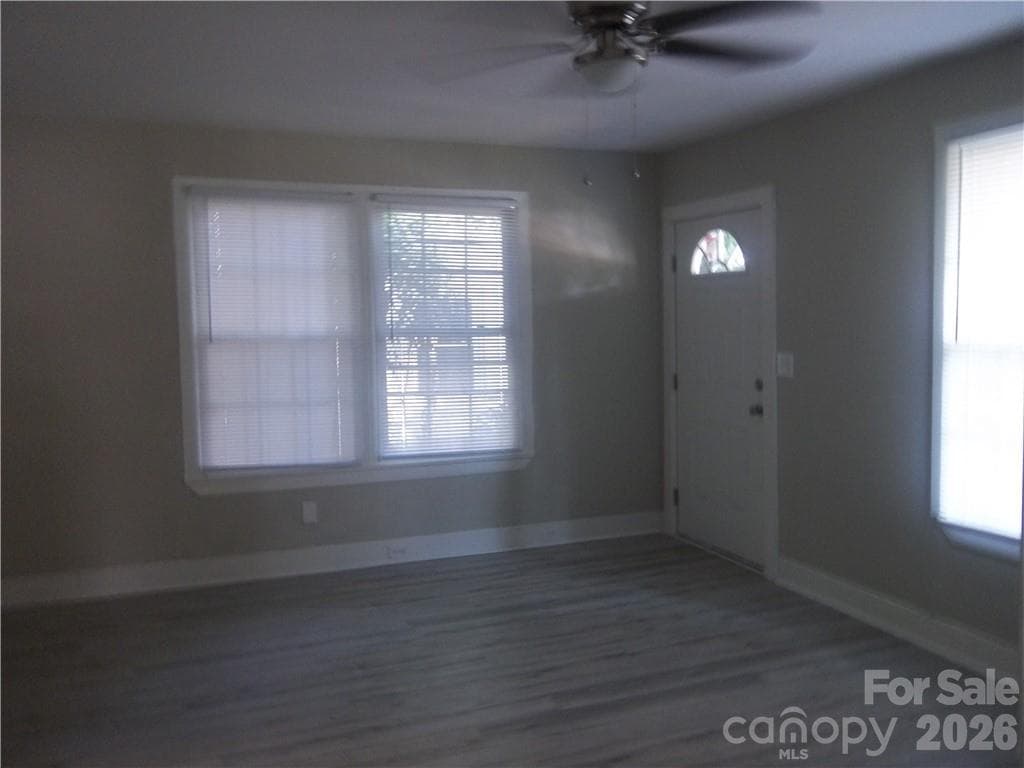 Single Family Residence at 2431 Columbus Circle, Charlotte, photo 2 of 24