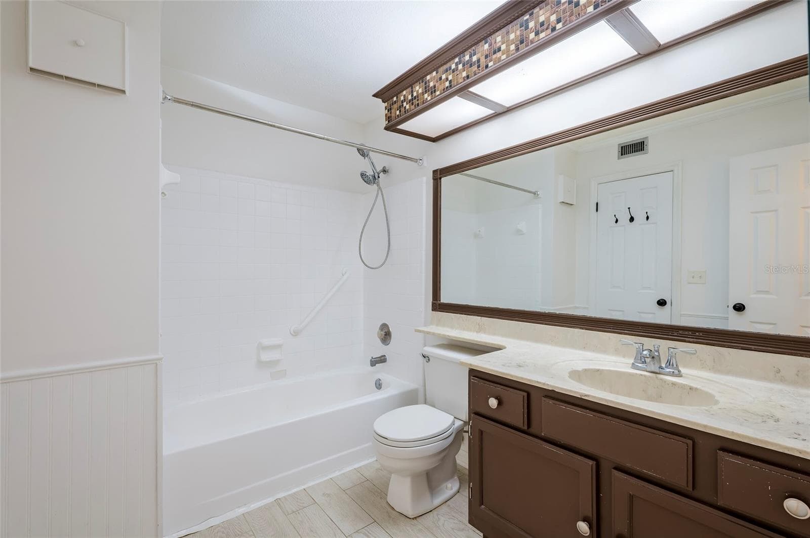Condominium at 3164 VALLEY OAKS DR #3164, TAMPA, photo 24 of 33