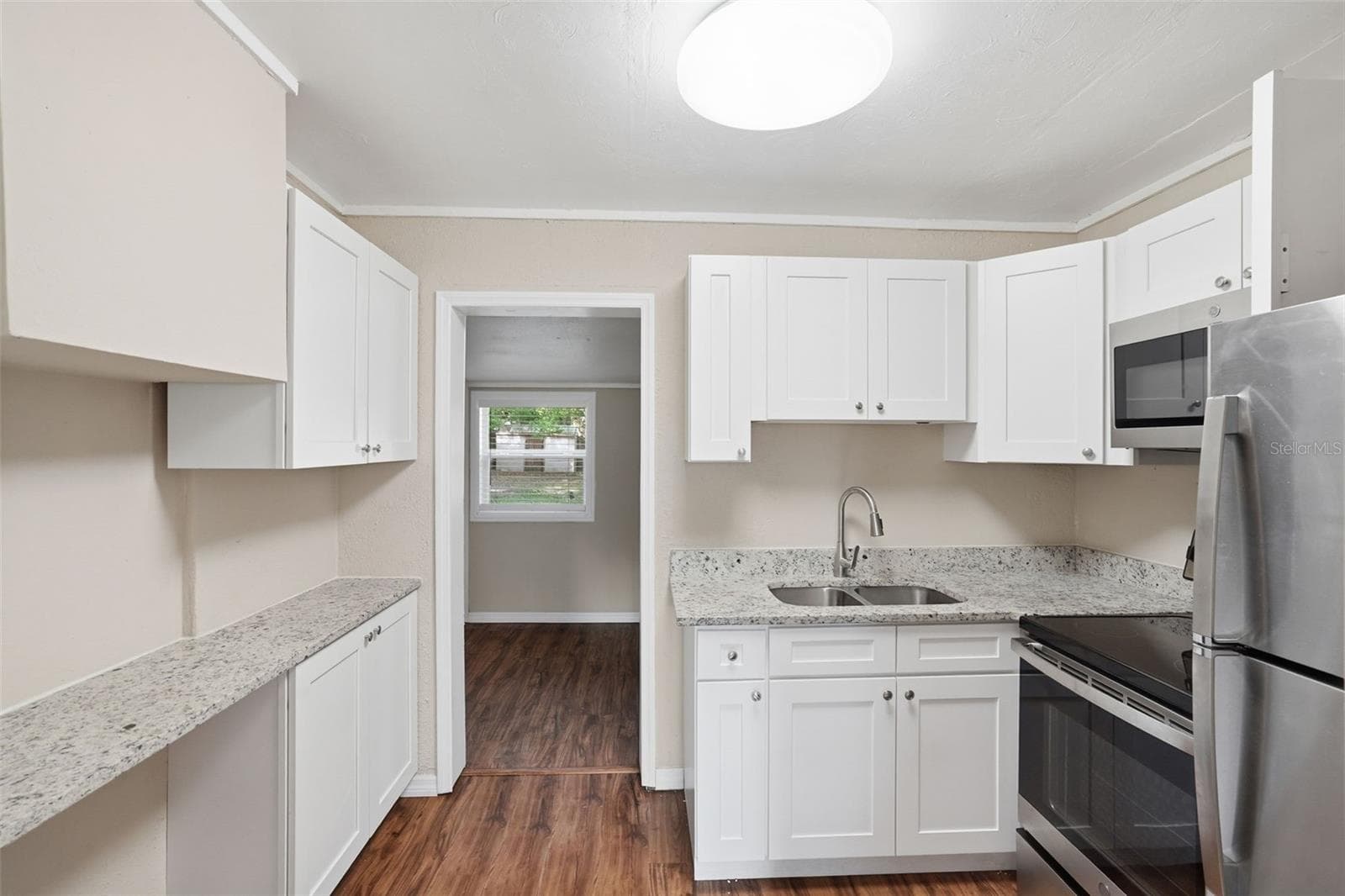 Single Family Residence at 303 JOSEPHINE AVE, FRUITLAND PARK, photo 5 of 24