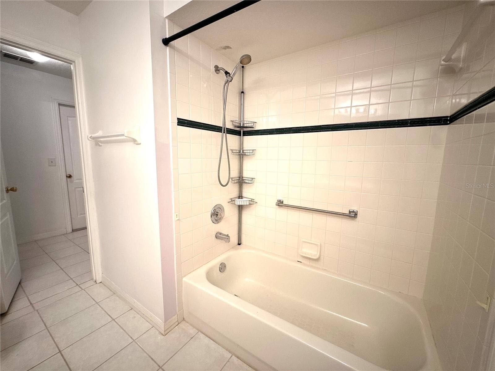 Guest bathroom - 29439 SCHINNECOCK HILLS LN, SAN ANTONIO