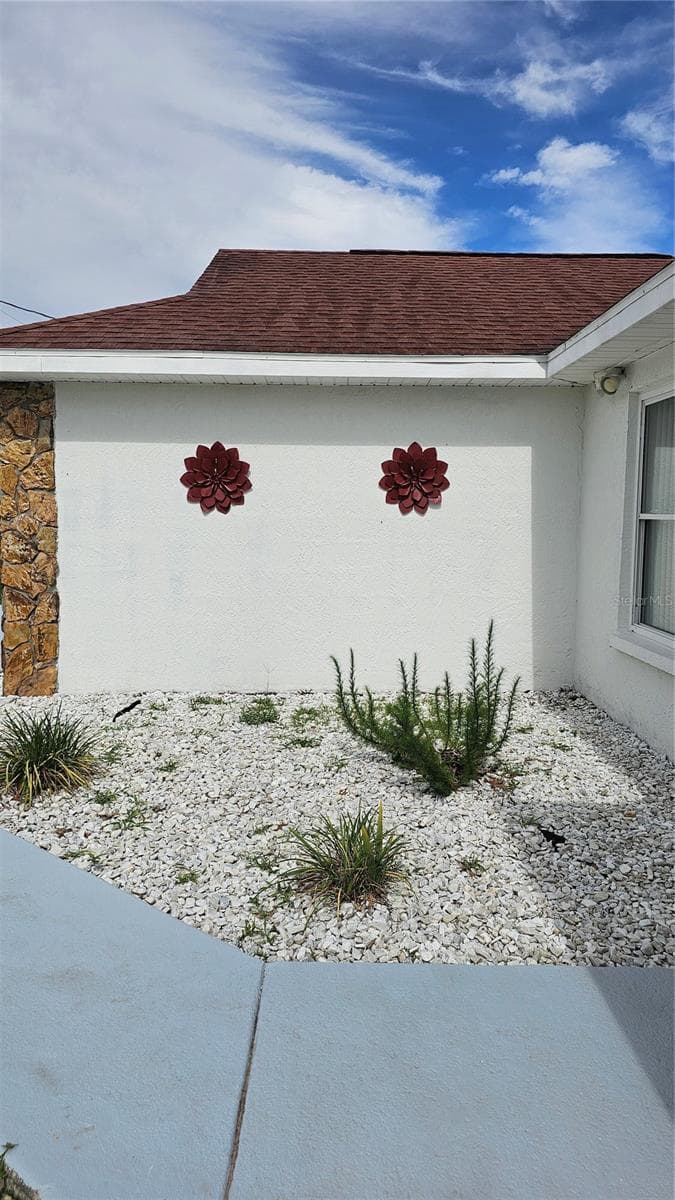 Single Family Residence at 11318 PALOMAR ST, SPRING HILL, photo 2 of 28