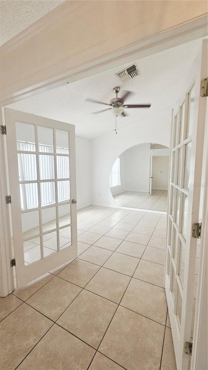 Single Family Residence at 11318 PALOMAR ST, SPRING HILL, photo 4 of 28