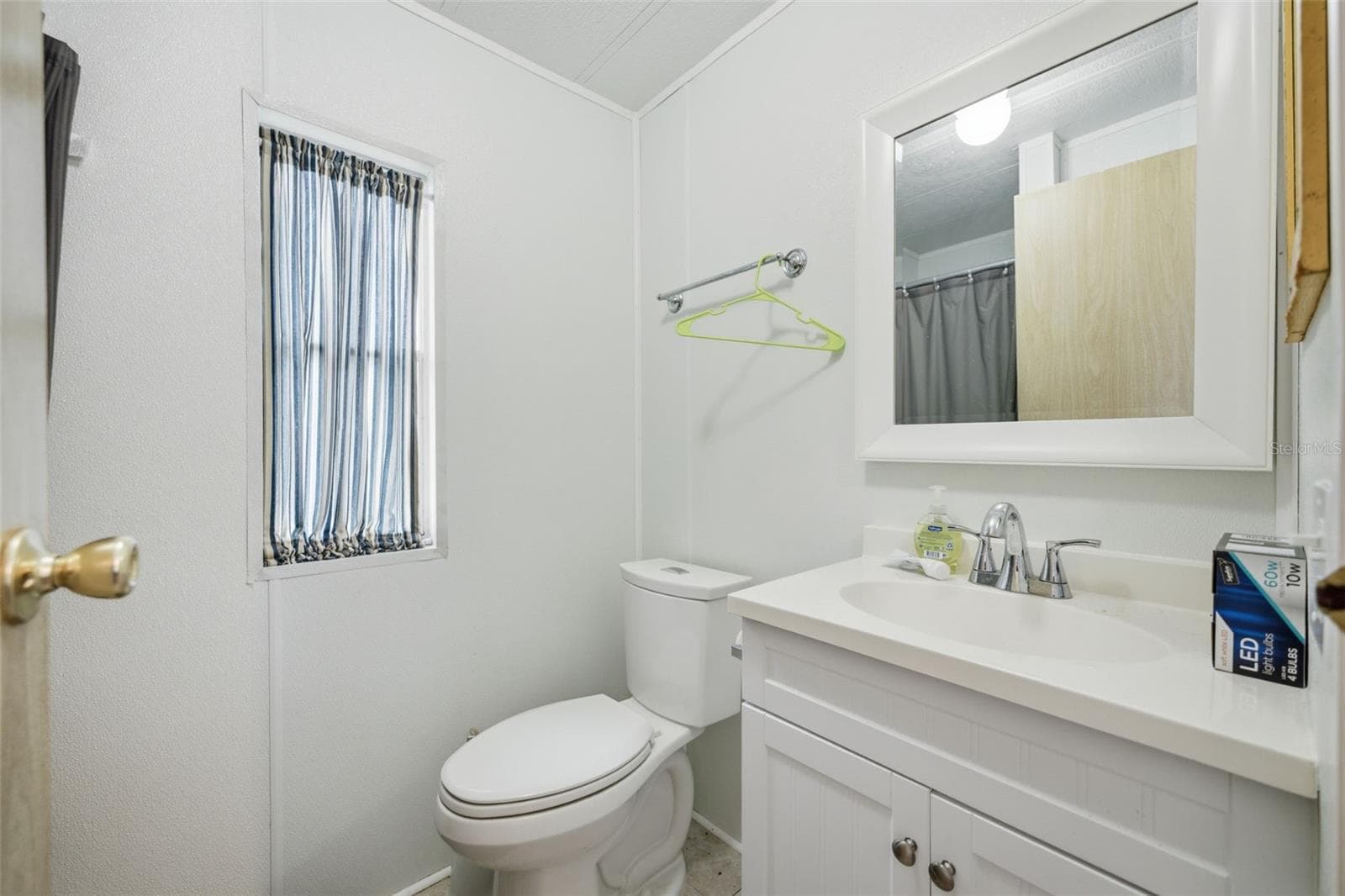 Manufactured Home at 1056 BLUE HERON LN, MOORE HAVEN, photo 28 of 32