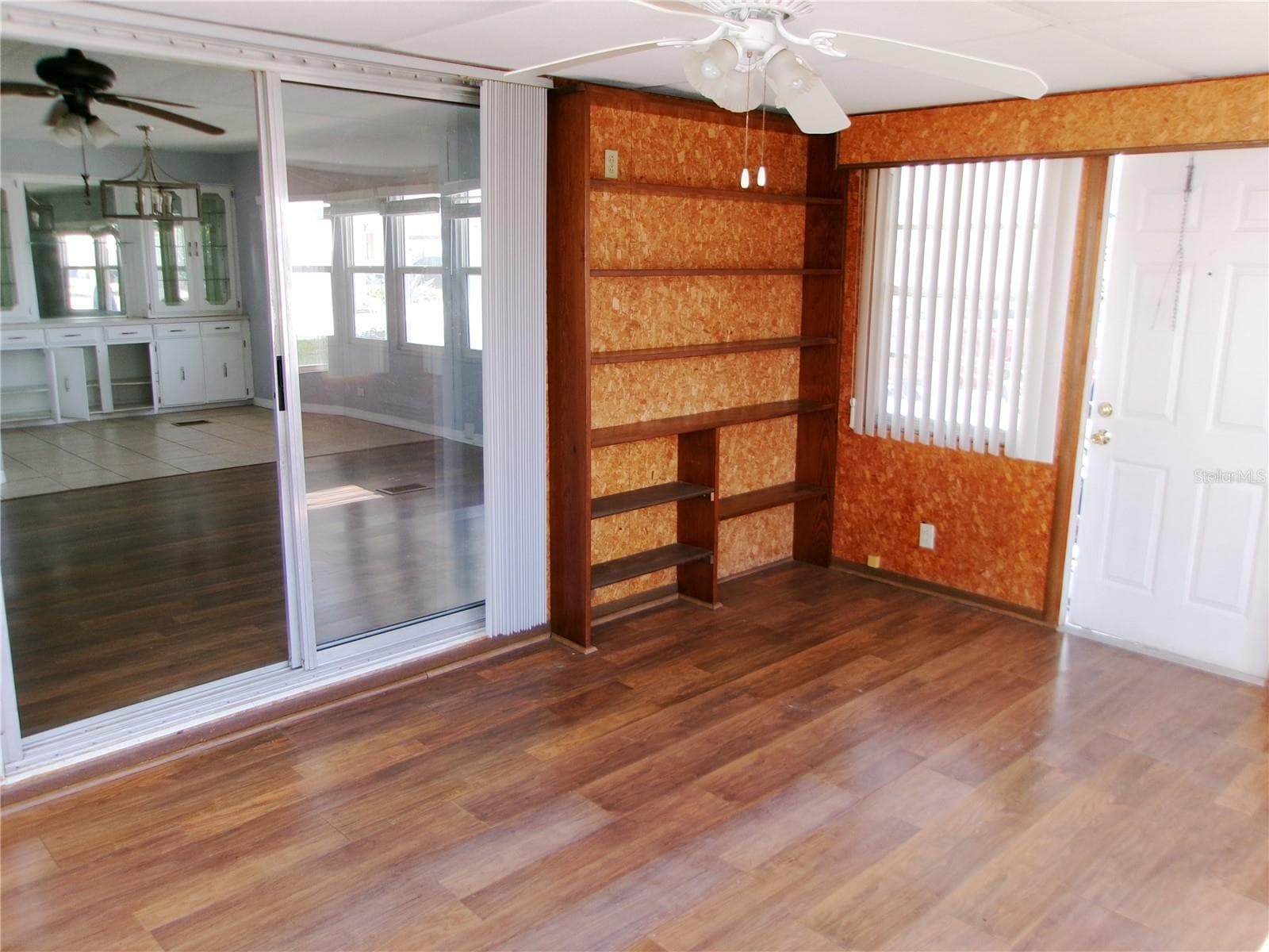 Manufactured Home at 35055 DALE AVE, ZEPHYRHILLS, photo 5 of 10