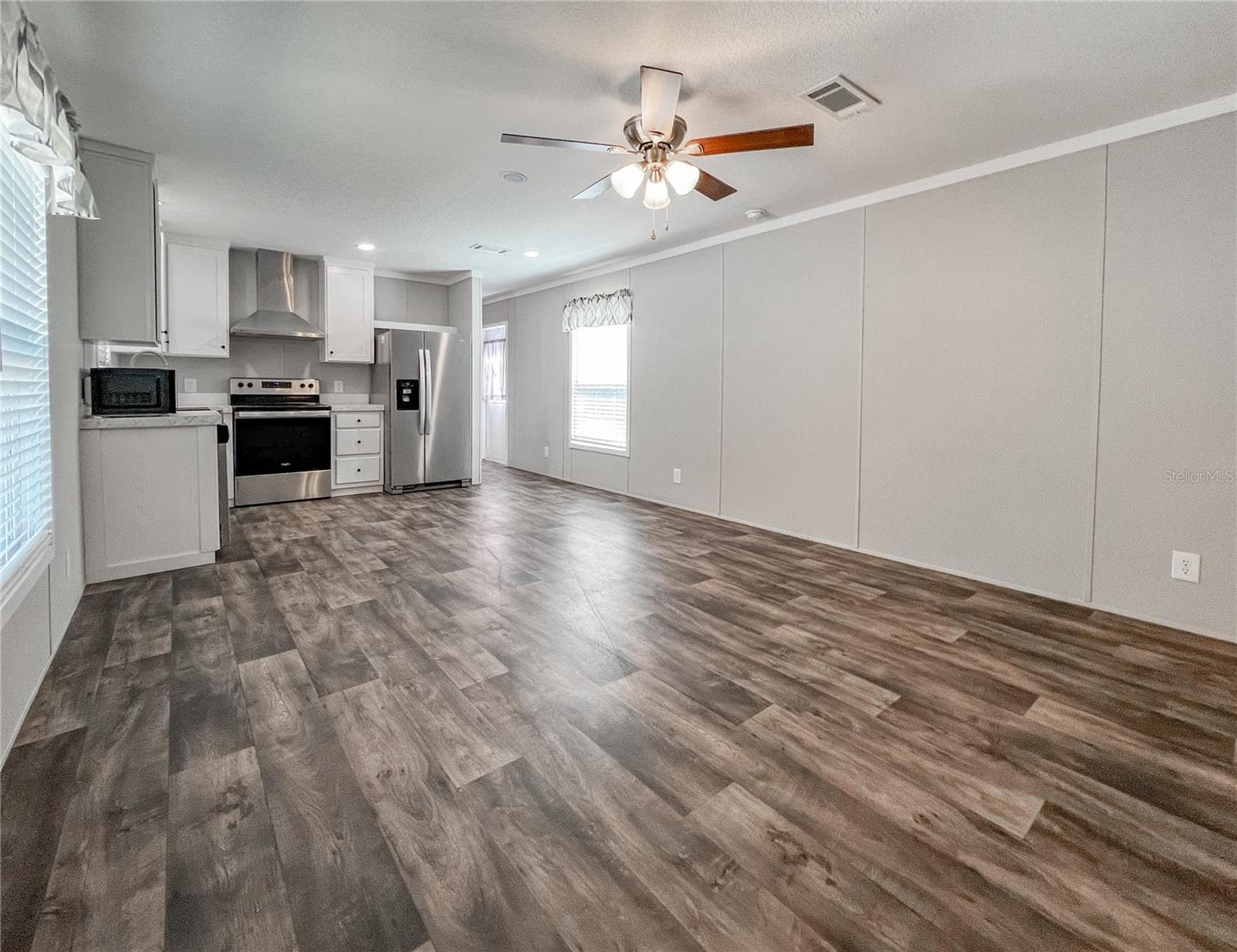 Manufactured Home at 12203 LANTANA AVE, NEW PORT RICHEY, photo 2 of 35