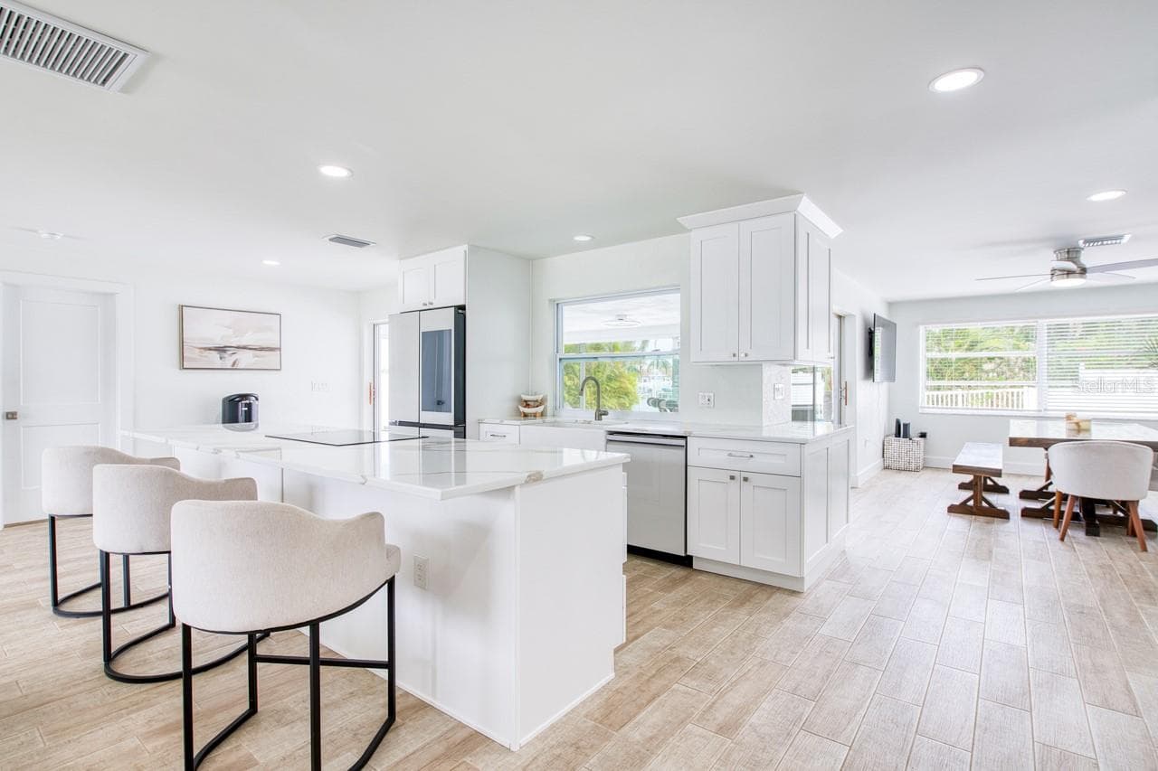 Single Family Residence at 12125 6TH ST E, TREASURE ISLAND, photo 17 of 52