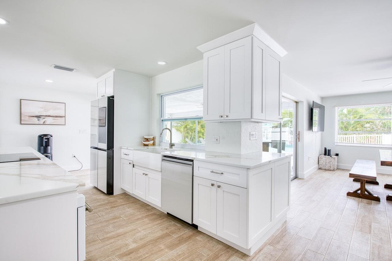 Single Family Residence at 12125 6TH ST E, TREASURE ISLAND, photo 18 of 52