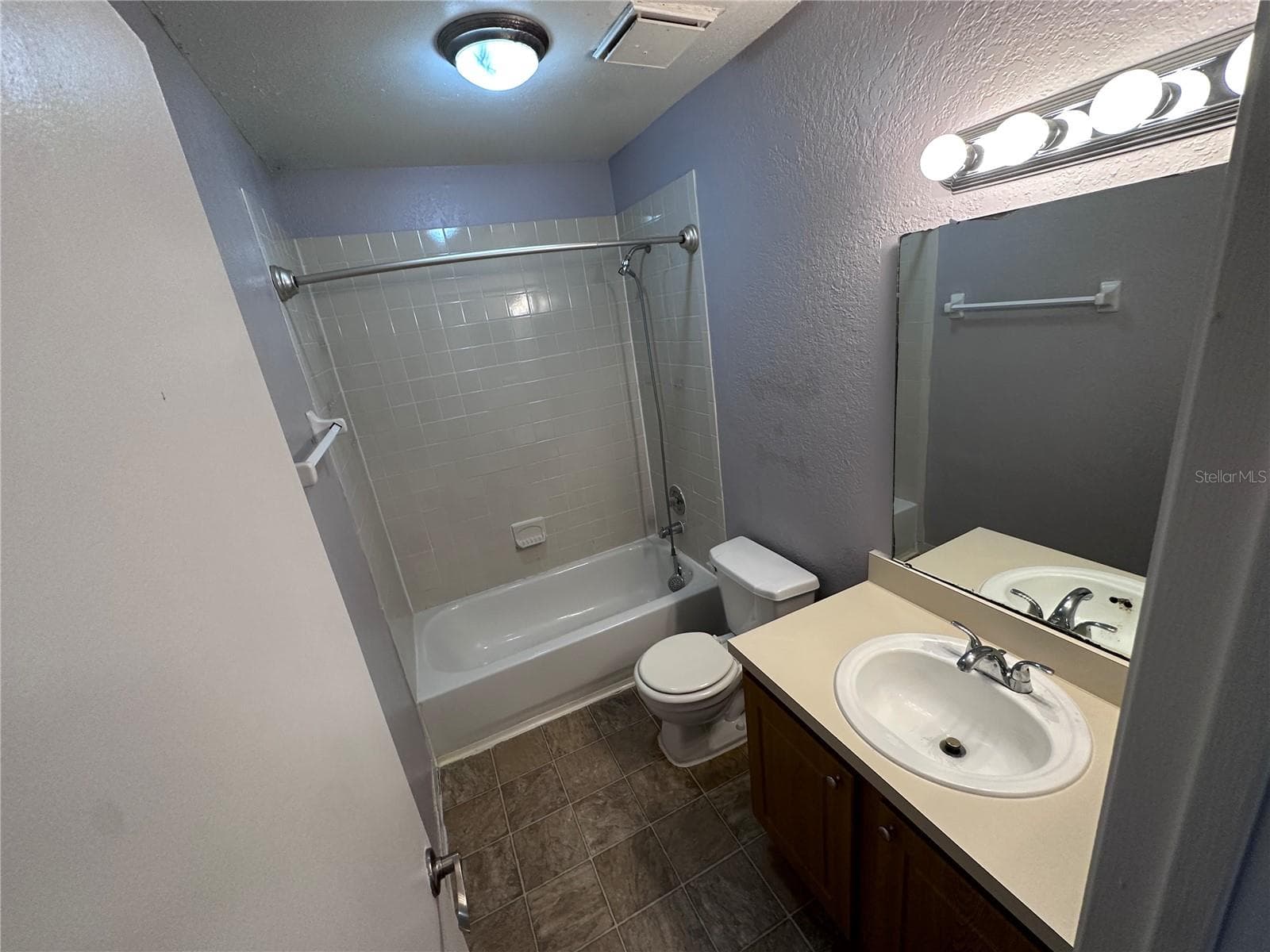 Condominium at 4111 S SEMORAN BLVD #3, ORLANDO, photo 11 of 22
