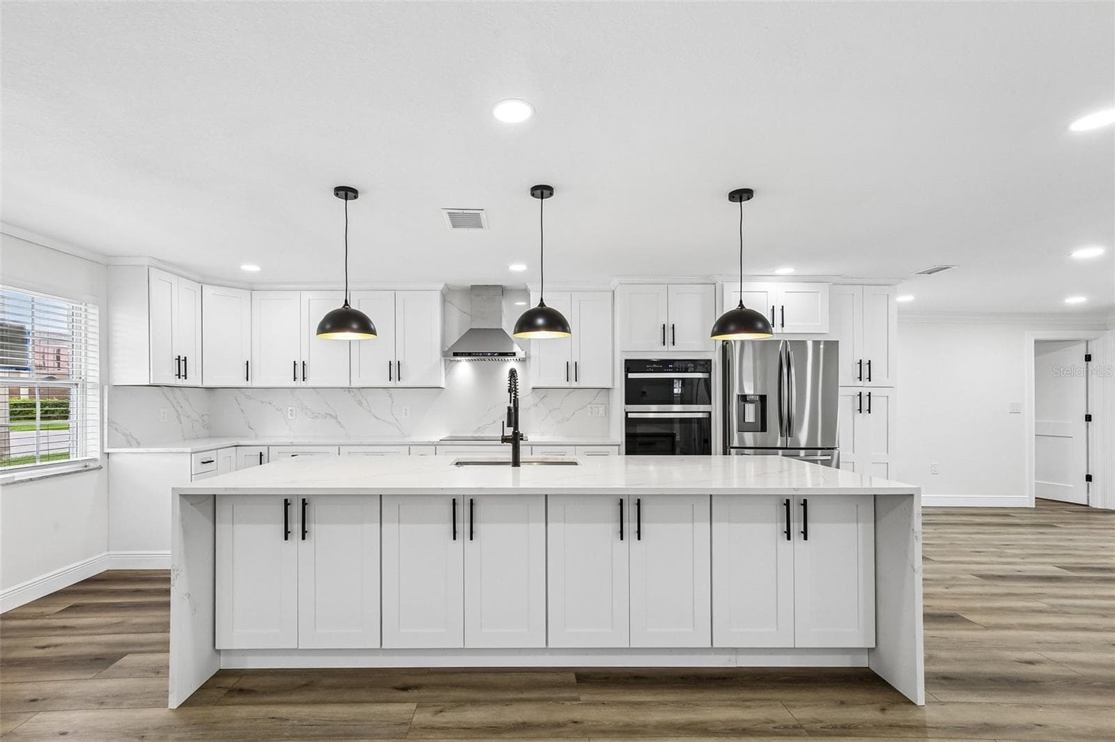 Single Family Residence at 2230 ALBRIGHT DR, CLEARWATER, photo 4 of 40