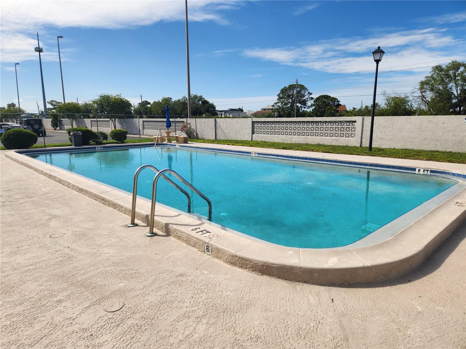 Pool Hillsborough side - 9101 W HILLSBOROUGH AVE #I209, TAMPA