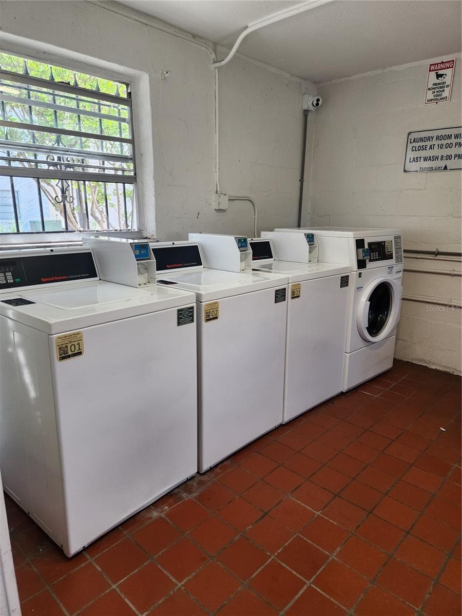 Laundry Room - 9101 W HILLSBOROUGH AVE #I209, TAMPA