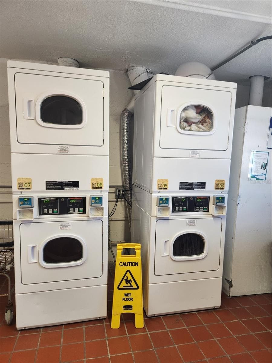 Laundry Room - 9101 W HILLSBOROUGH AVE #I209, TAMPA