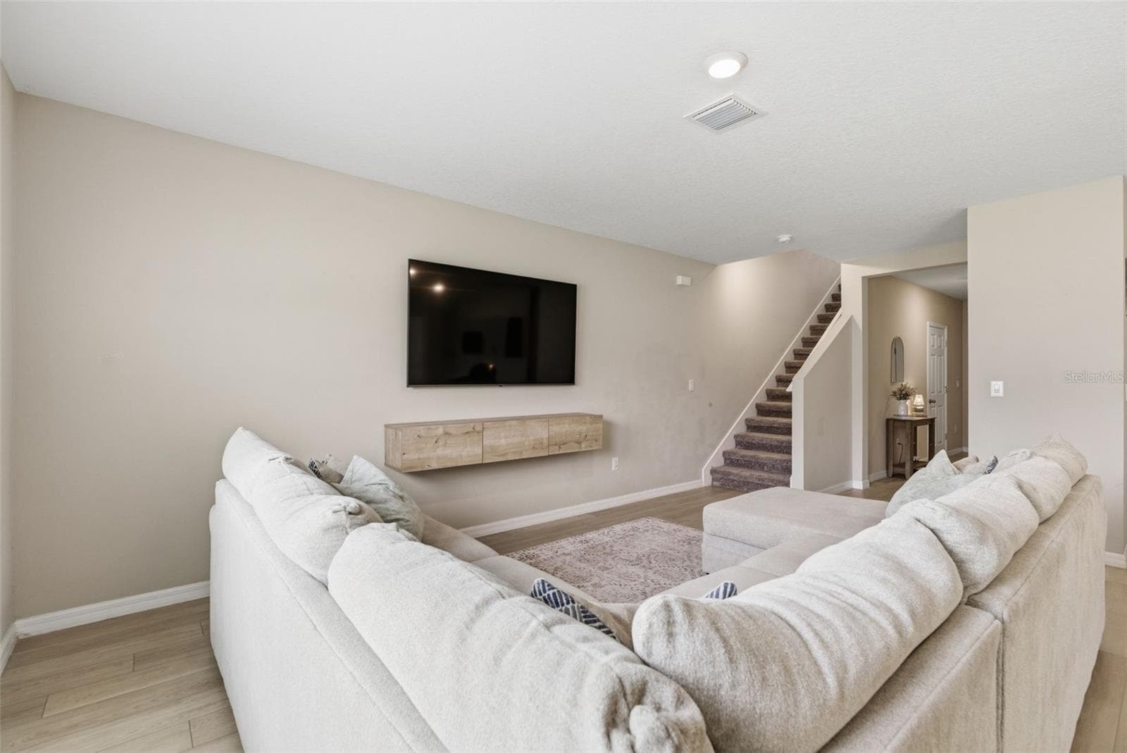 Single Family Residence at 12950 PASTURE WOODS PL, LITHIA, photo 6 of 40