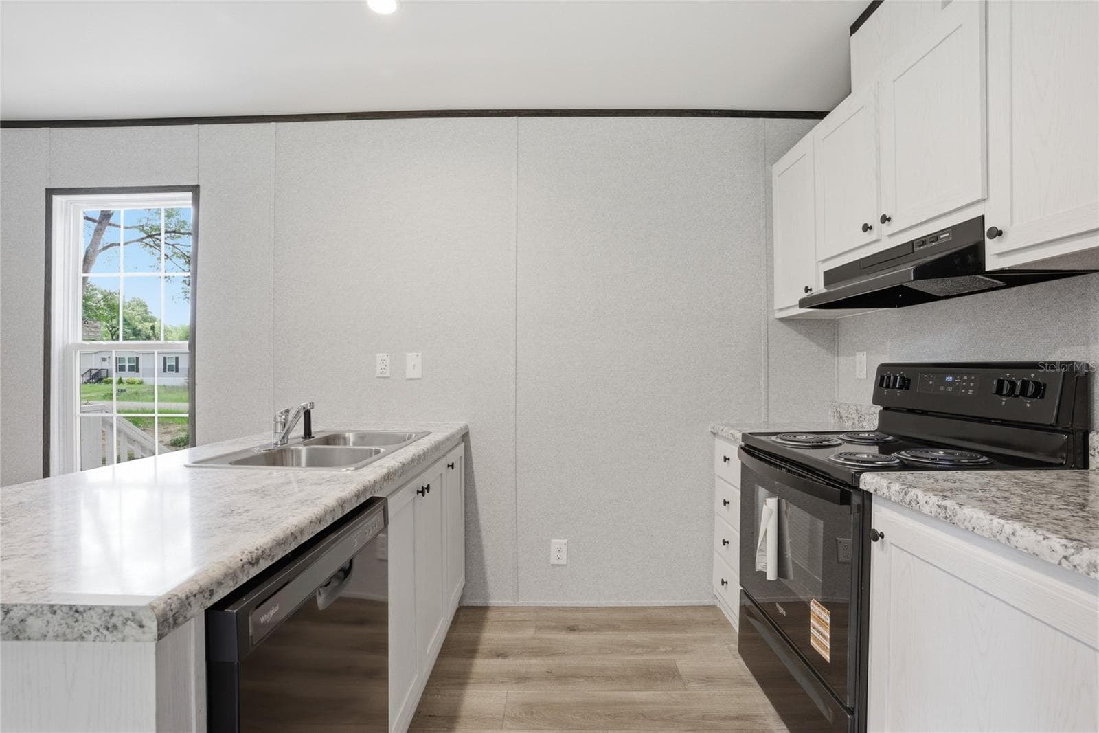 Manufactured Home at 11311 NW 13TH ST, OCALA, photo 5 of 24