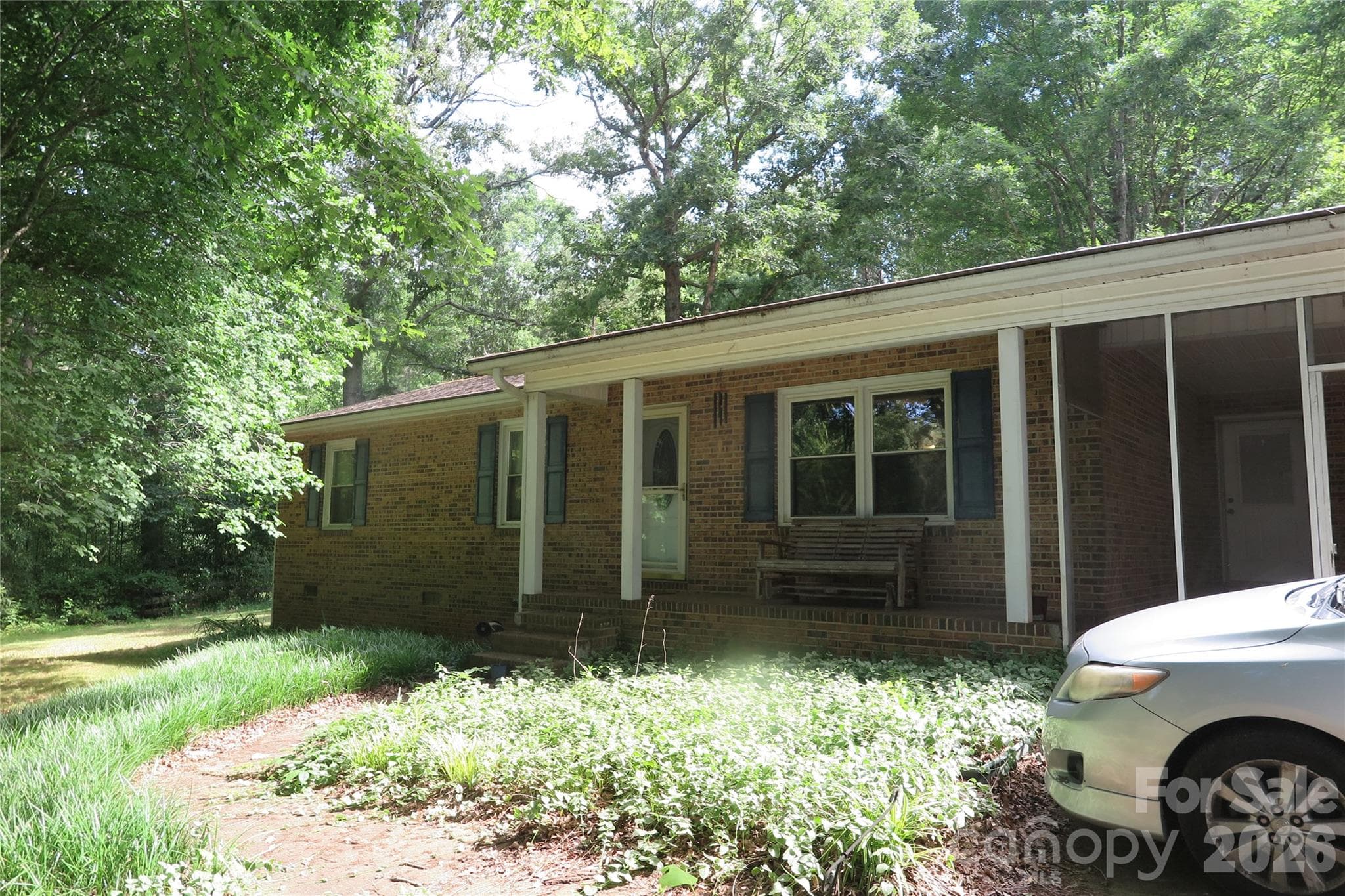 Single Family Residence at 112 Glenn Oaks Drive, Lawndale, photo 2 of 25