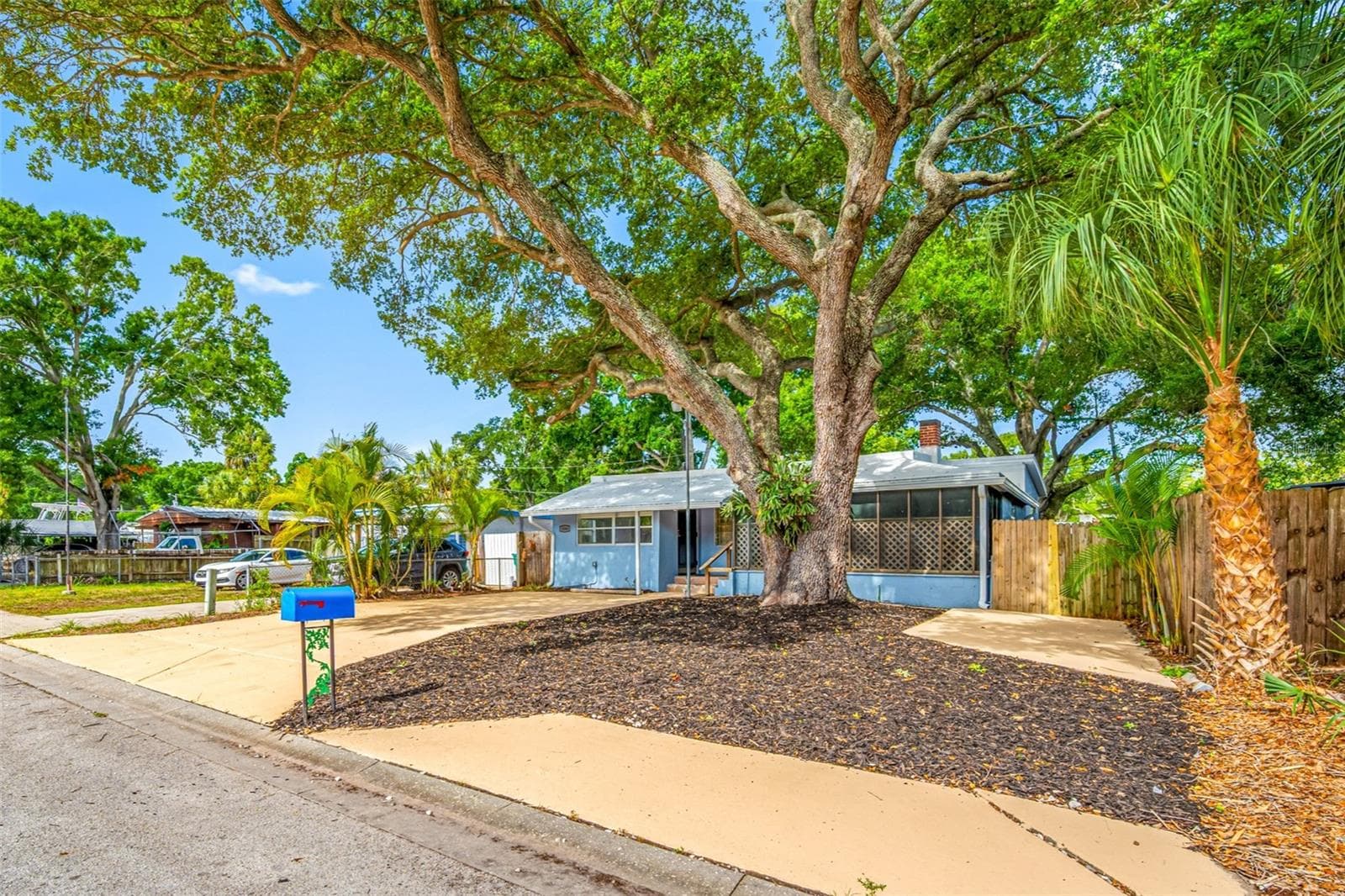 5044 Betty St N, Saint Petersburg, FL 33709. 3 Bedroom, 2 Bathroom home. - 5044 BETTY ST N, ST PETERSBURG