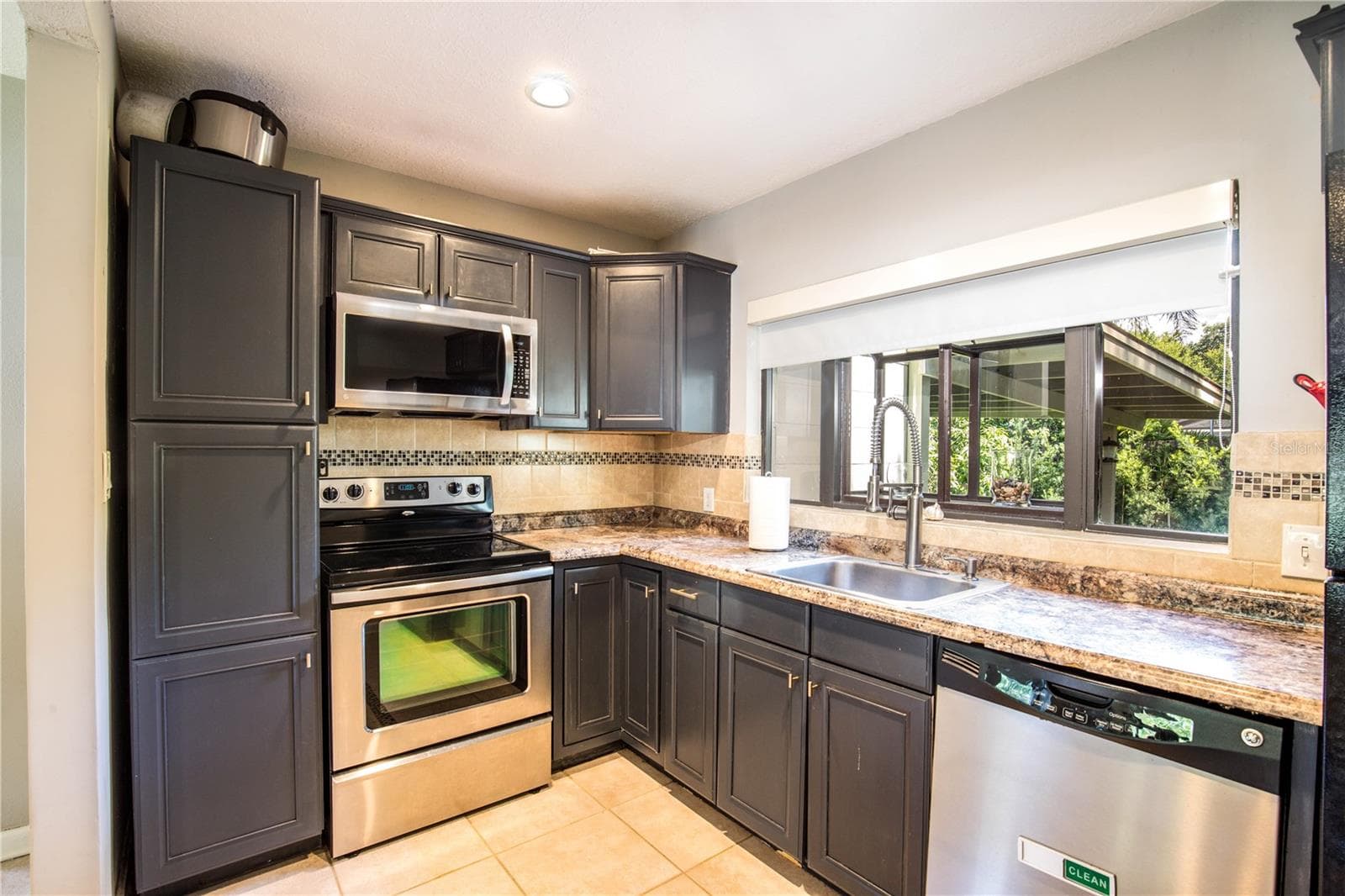 Single Family Residence at 2831 MULFORD AVE, WINTER PARK, photo 8 of 28
