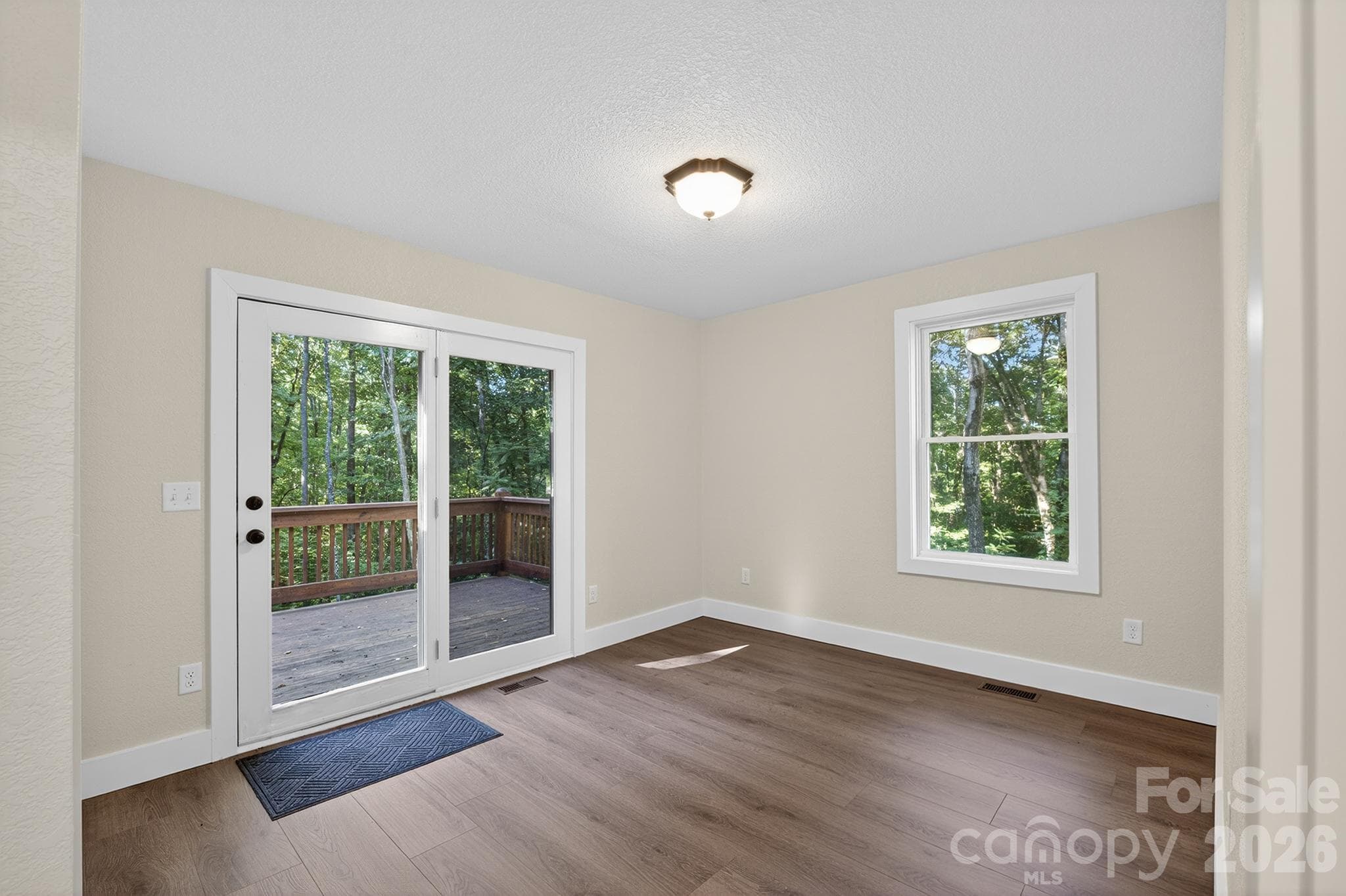 Single Family Residence at Lenoir, photo 11 of 21