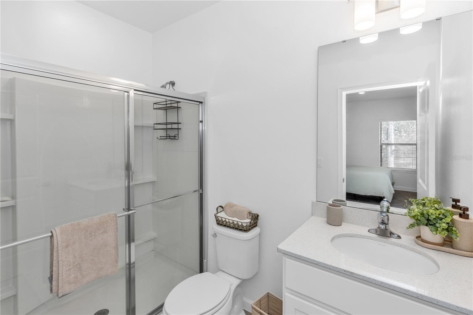 Guest Bathroom (5) - 10340 EBB TIDE LN, ORLANDO