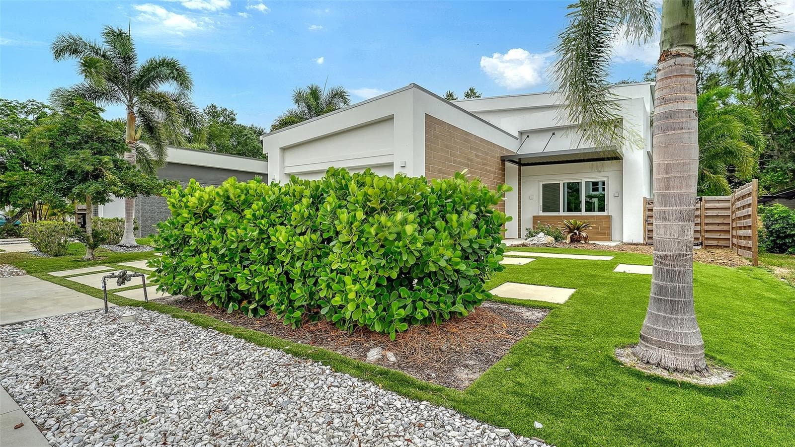 Single Family Residence at 2138 HAWTHORNE ST, SARASOTA, photo 5 of 53