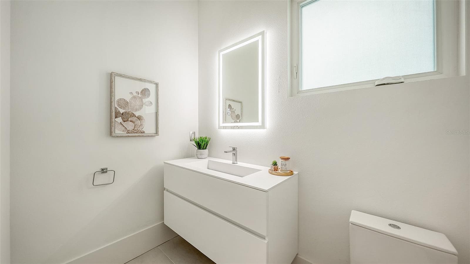 Downstairs 1/2 bath - 2138 HAWTHORNE ST, SARASOTA