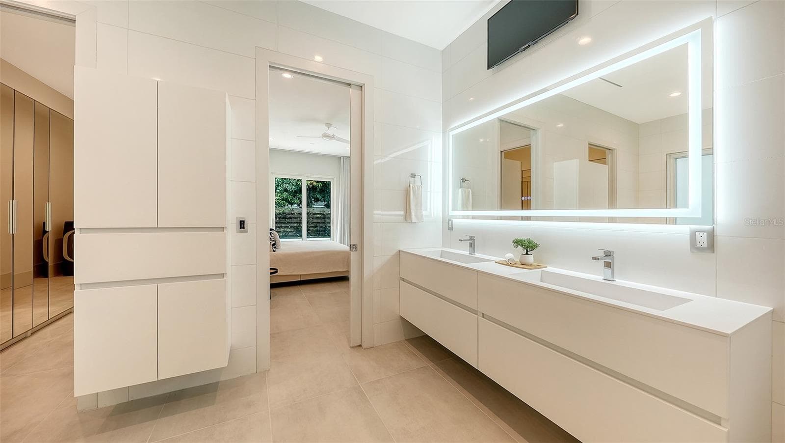 Primary bath - 2138 HAWTHORNE ST, SARASOTA