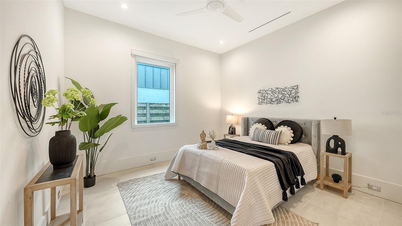 Downstairs bedroom - 2138 HAWTHORNE ST, SARASOTA