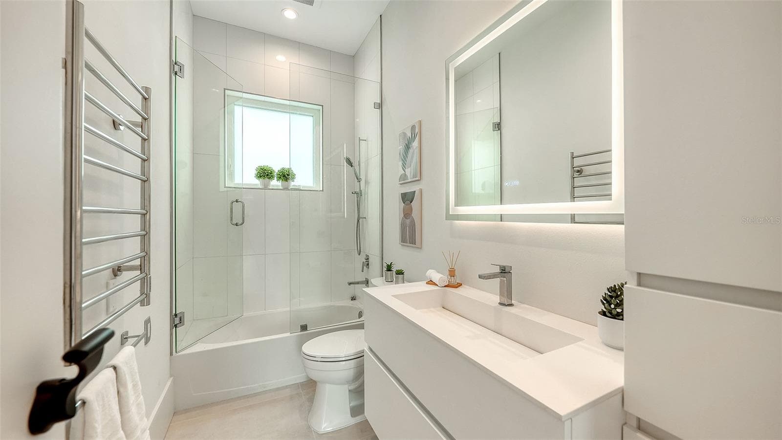 Downstairs bathroom - 2138 HAWTHORNE ST, SARASOTA