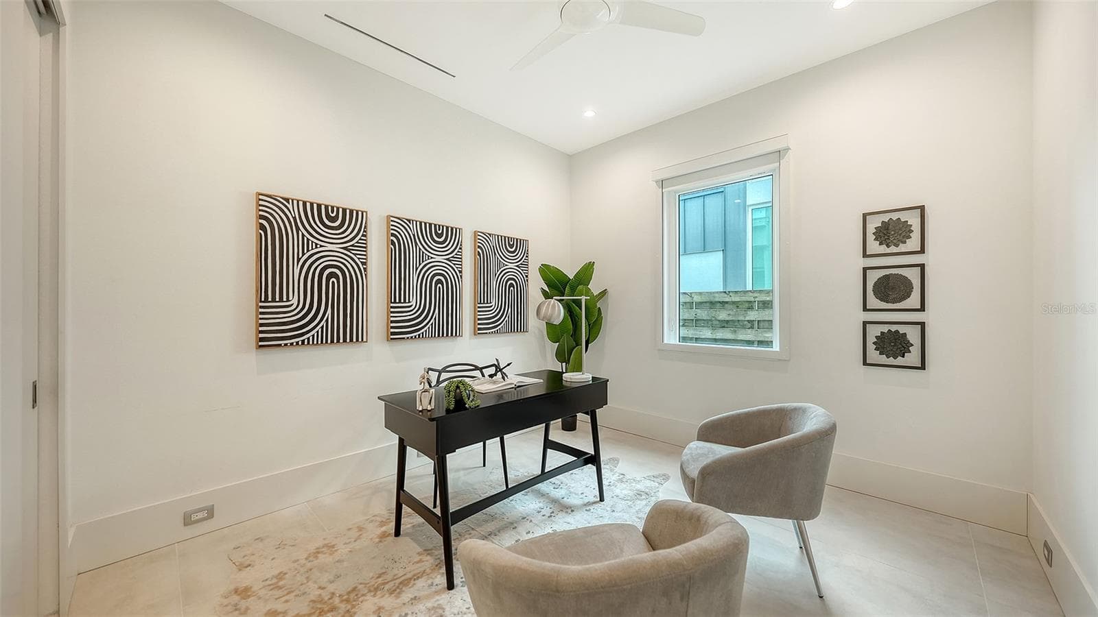 Downstairs bedroom - 2138 HAWTHORNE ST, SARASOTA