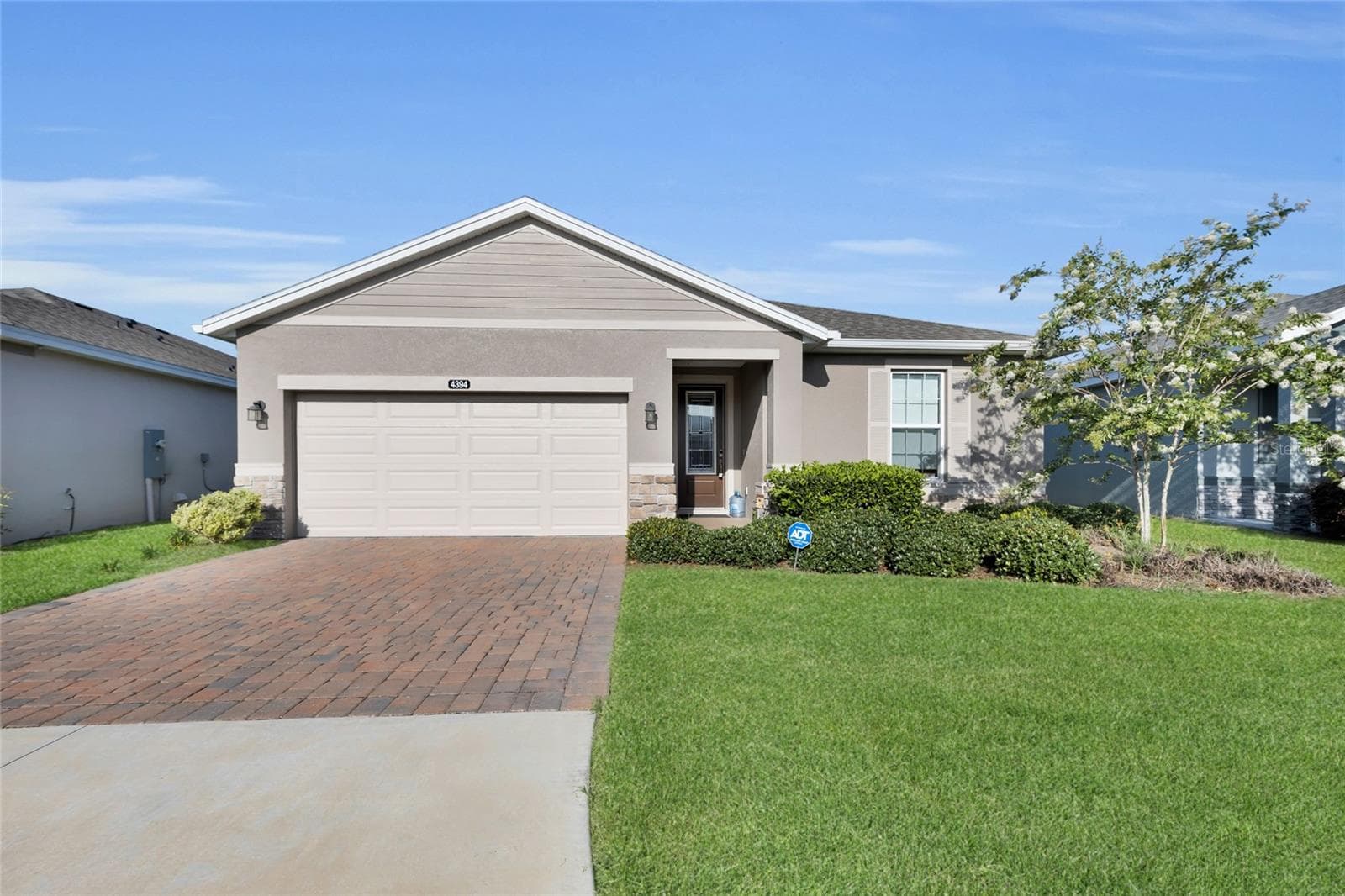 Front driveway - 4394 NW 54TH TER, OCALA