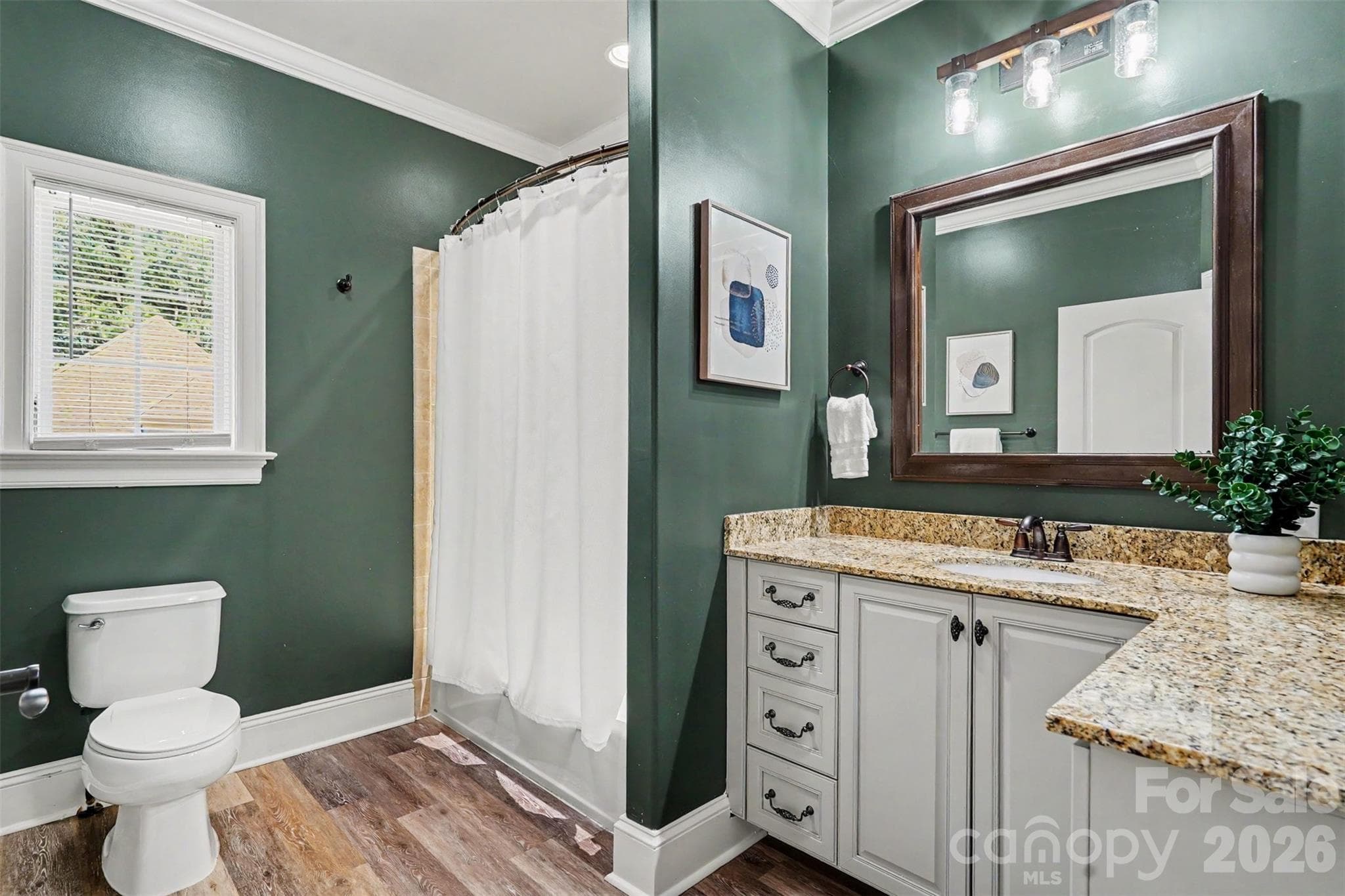 Full Bathroom - 5129 Watermead Lane, Belmont
