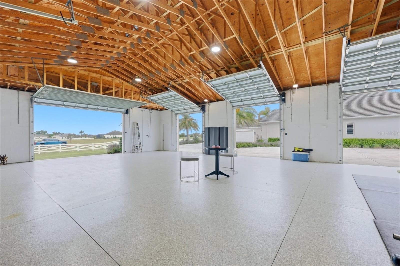 2,400 SF Garage with Epoxy Floors and 6 Garage Doors - 3467 COMPOUND CT, SARASOTA