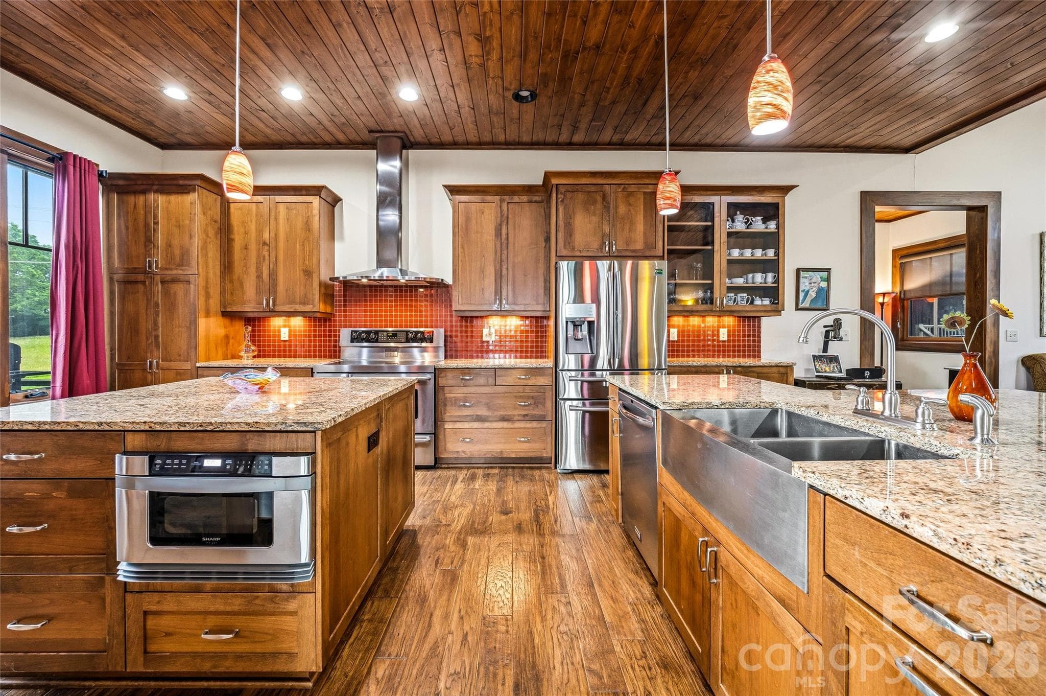 Kitchen with abundant workspace and walk-in pantry - 4862 Pinnacle Mountain Road, Zirconia