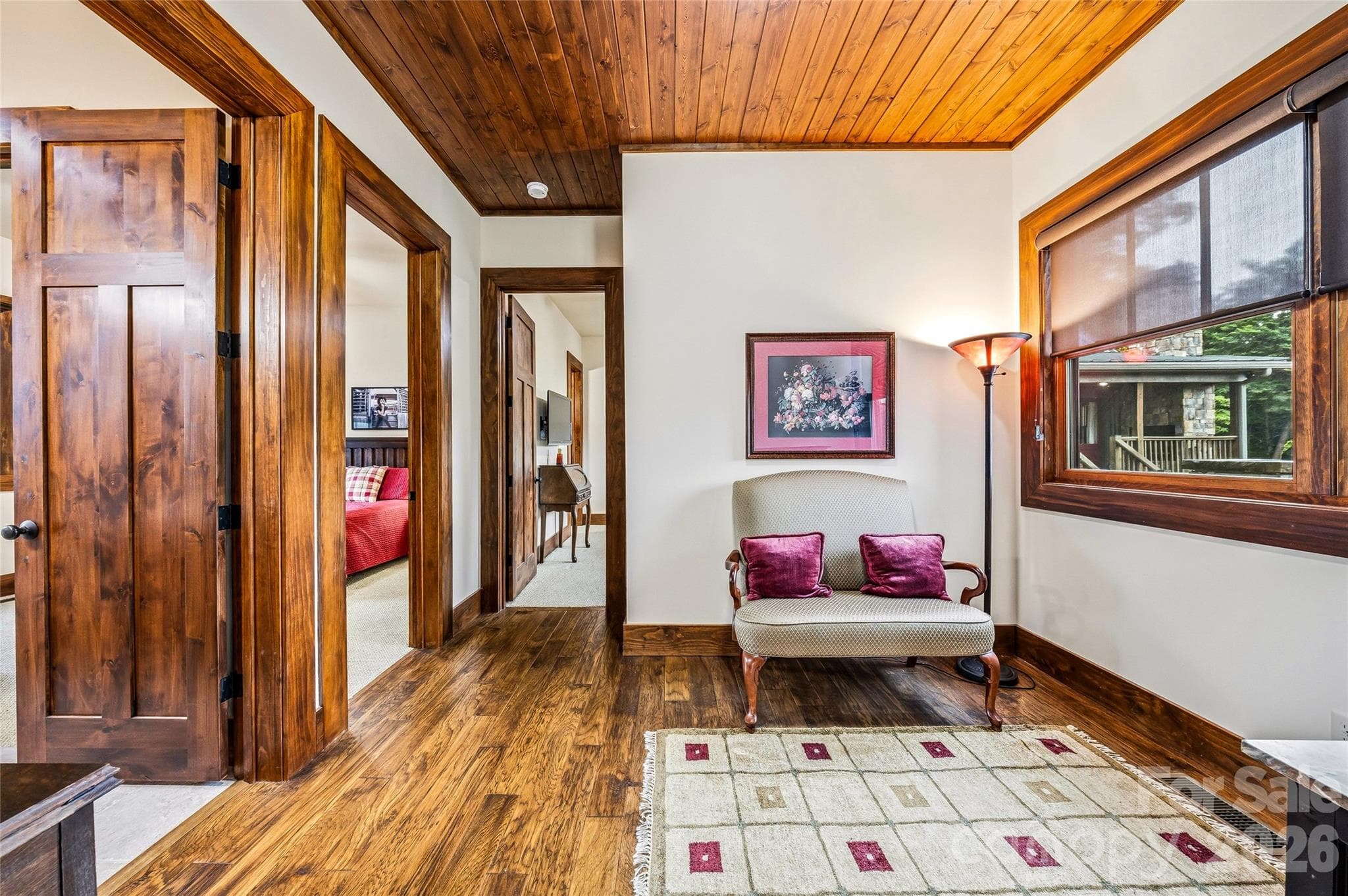 Main level vestibule sitting area - 4862 Pinnacle Mountain Road, Zirconia
