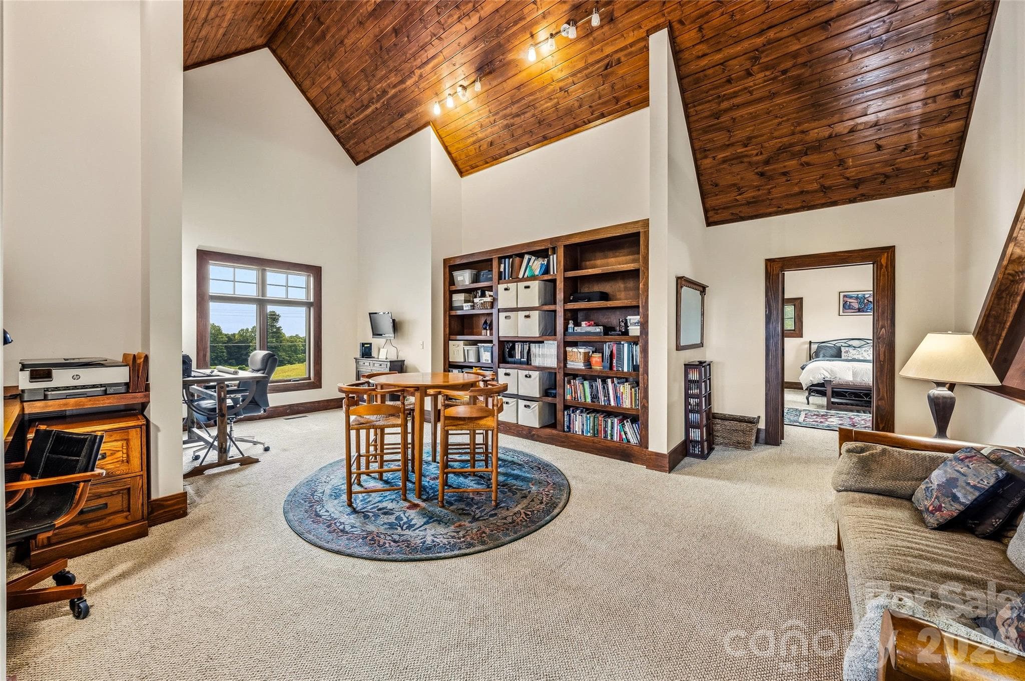 Upper level loft/library - 4862 Pinnacle Mountain Road, Zirconia