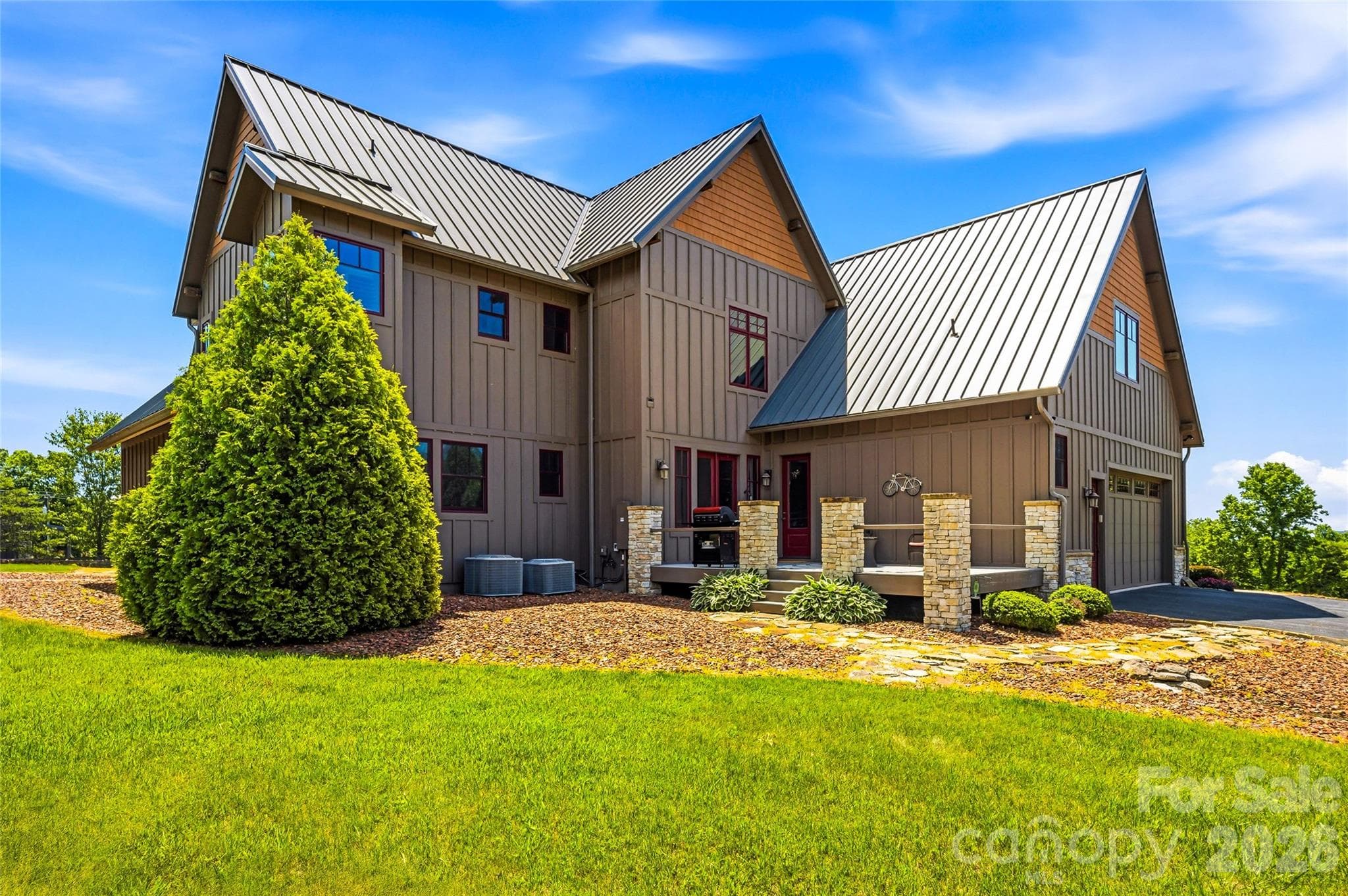 Exterior rear view - 4862 Pinnacle Mountain Road, Zirconia