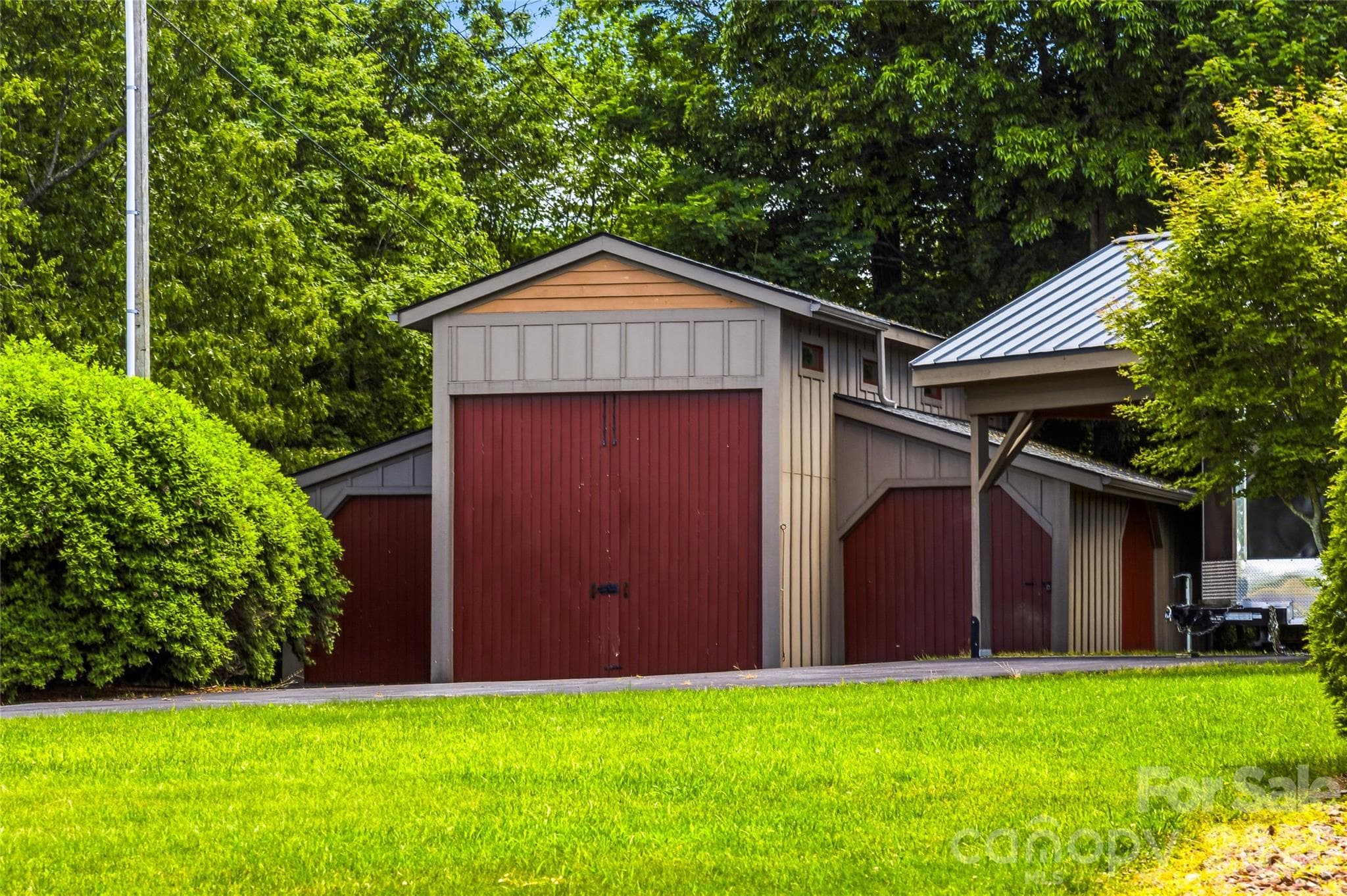 RV Storage or incredible workshop space - 4862 Pinnacle Mountain Road, Zirconia