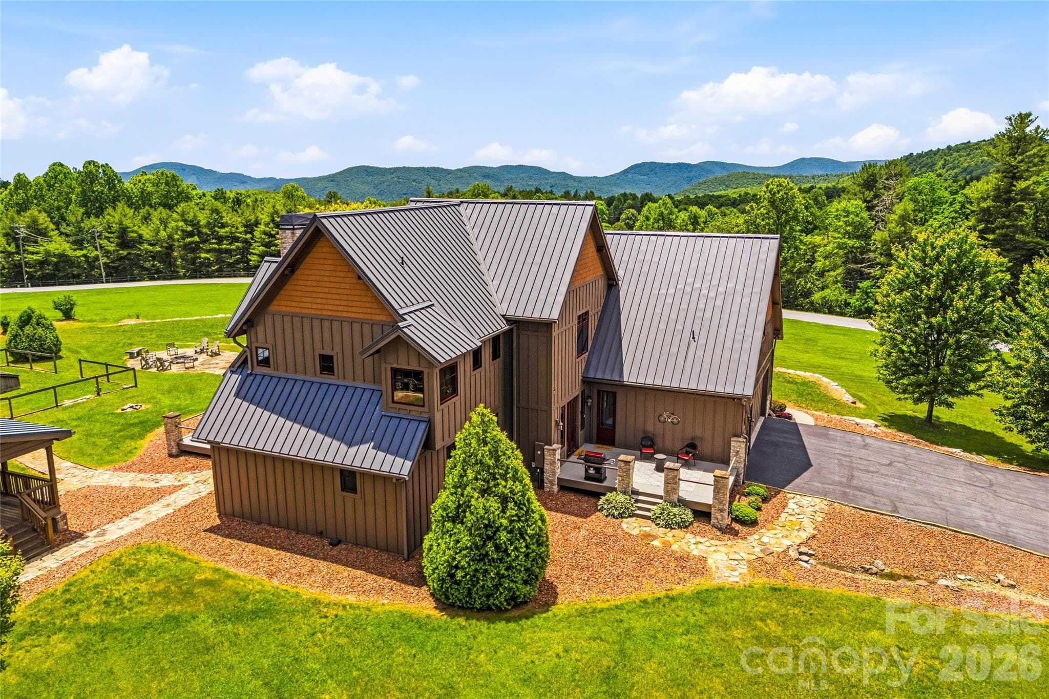Views in multiple directions - views heightened in winter - 4862 Pinnacle Mountain Road, Zirconia