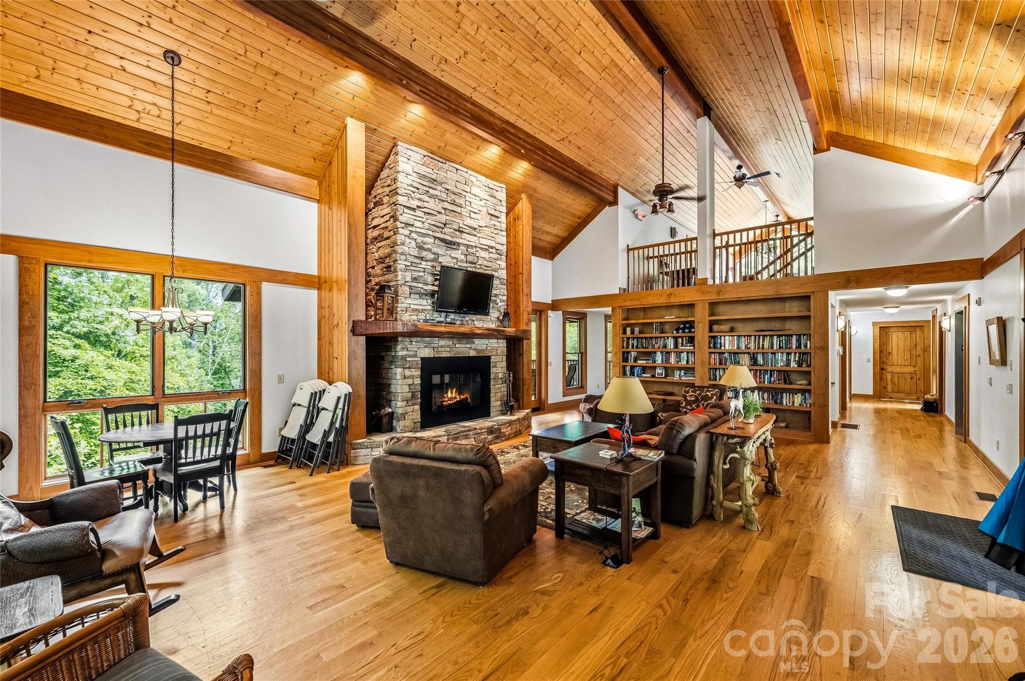 Club house - lodge with kitchen - 4862 Pinnacle Mountain Road, Zirconia