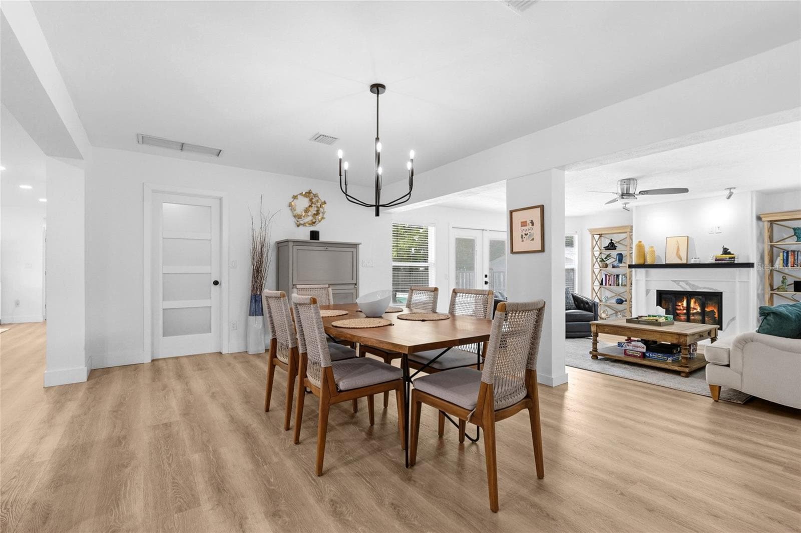 Single Family Residence at 2480 ALAMEDA AVE, SARASOTA, photo 21 of 68