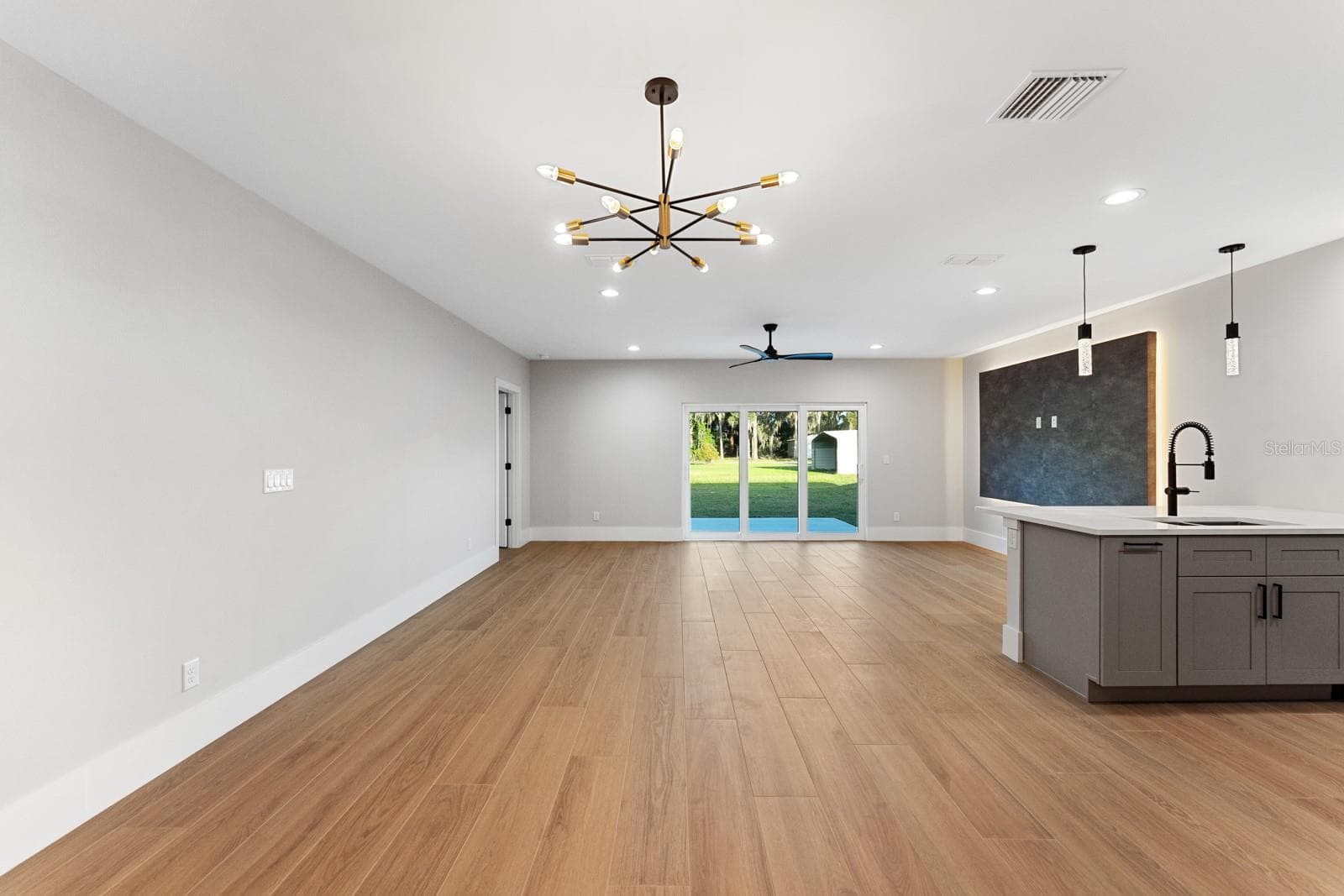 Single Family Residence at 455 RIVERVIEW AVE, SANFORD, photo 12 of 55