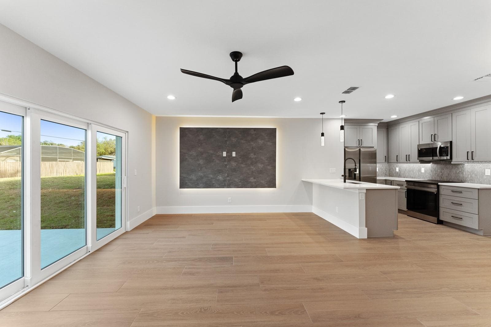 Single Family Residence at 455 RIVERVIEW AVE, SANFORD, photo 15 of 55