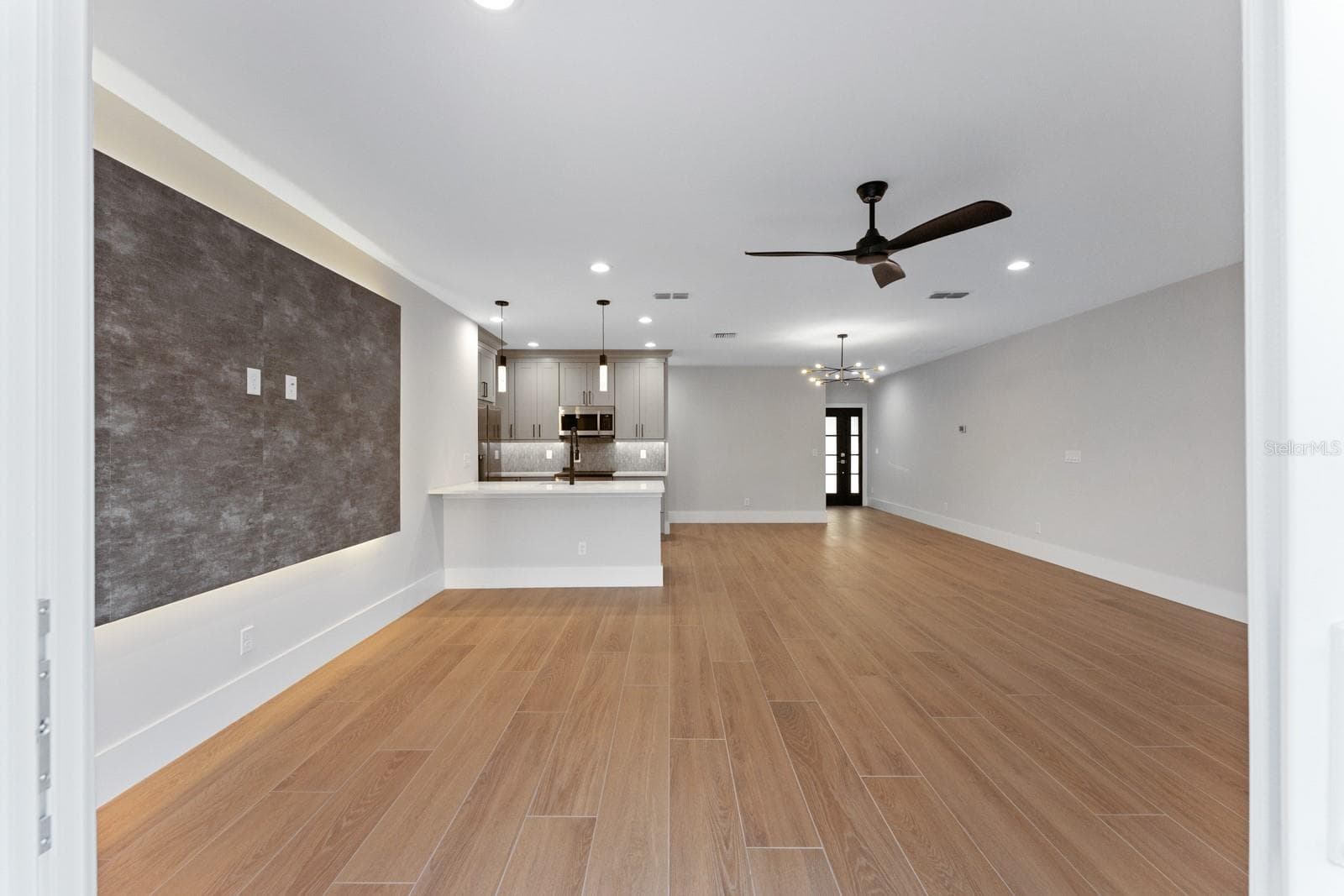 Single Family Residence at 455 RIVERVIEW AVE, SANFORD, photo 17 of 55