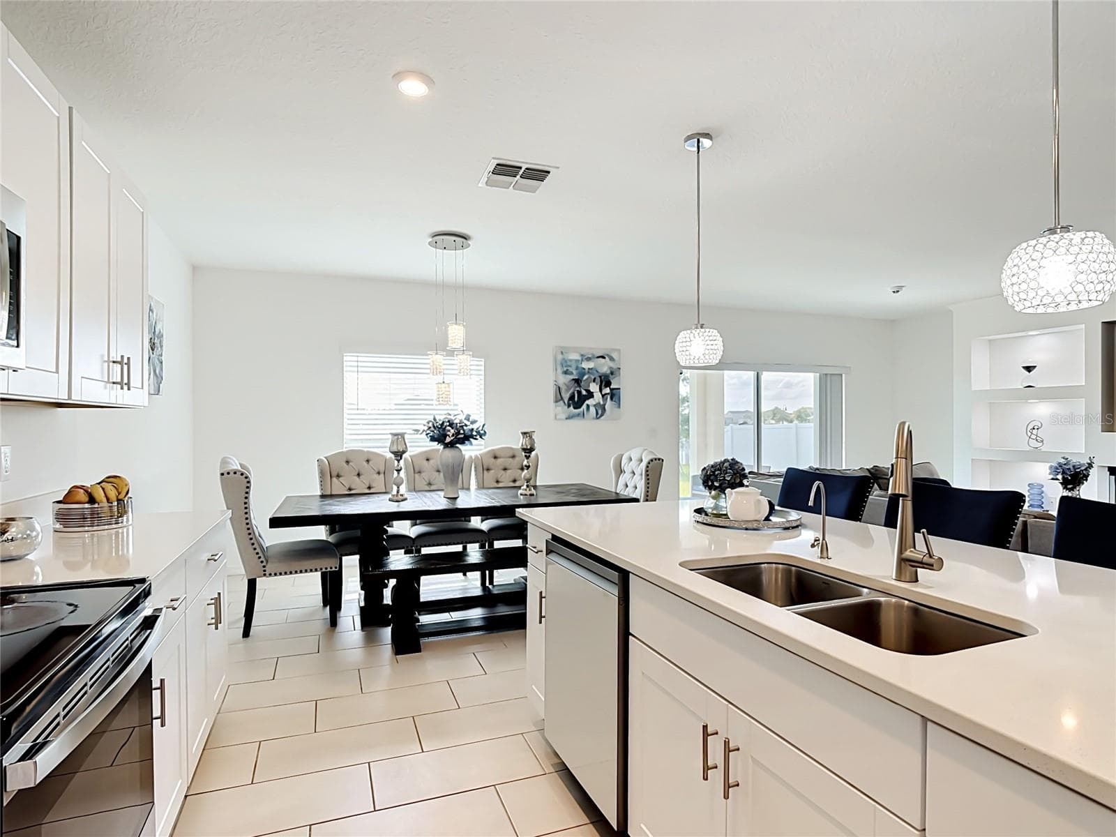 Single Family Residence at 246 ZIRCON RD, KISSIMMEE, photo 7 of 60