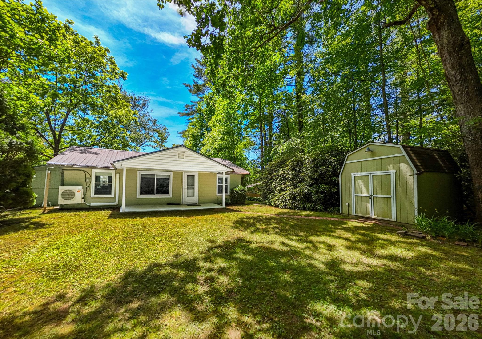 Single Family Residence at 2603 Kim Miller Road, Lake Toxaway, photo 3 of 33