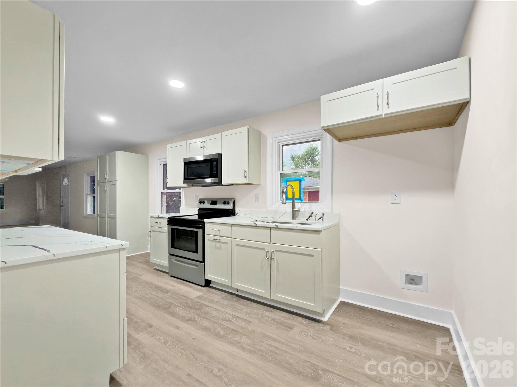 Single Family Residence at Lenoir, photo 3 of 23