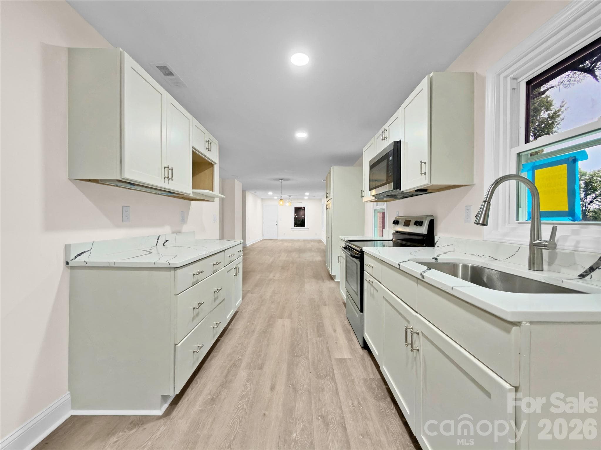 Single Family Residence at Lenoir, photo 4 of 23