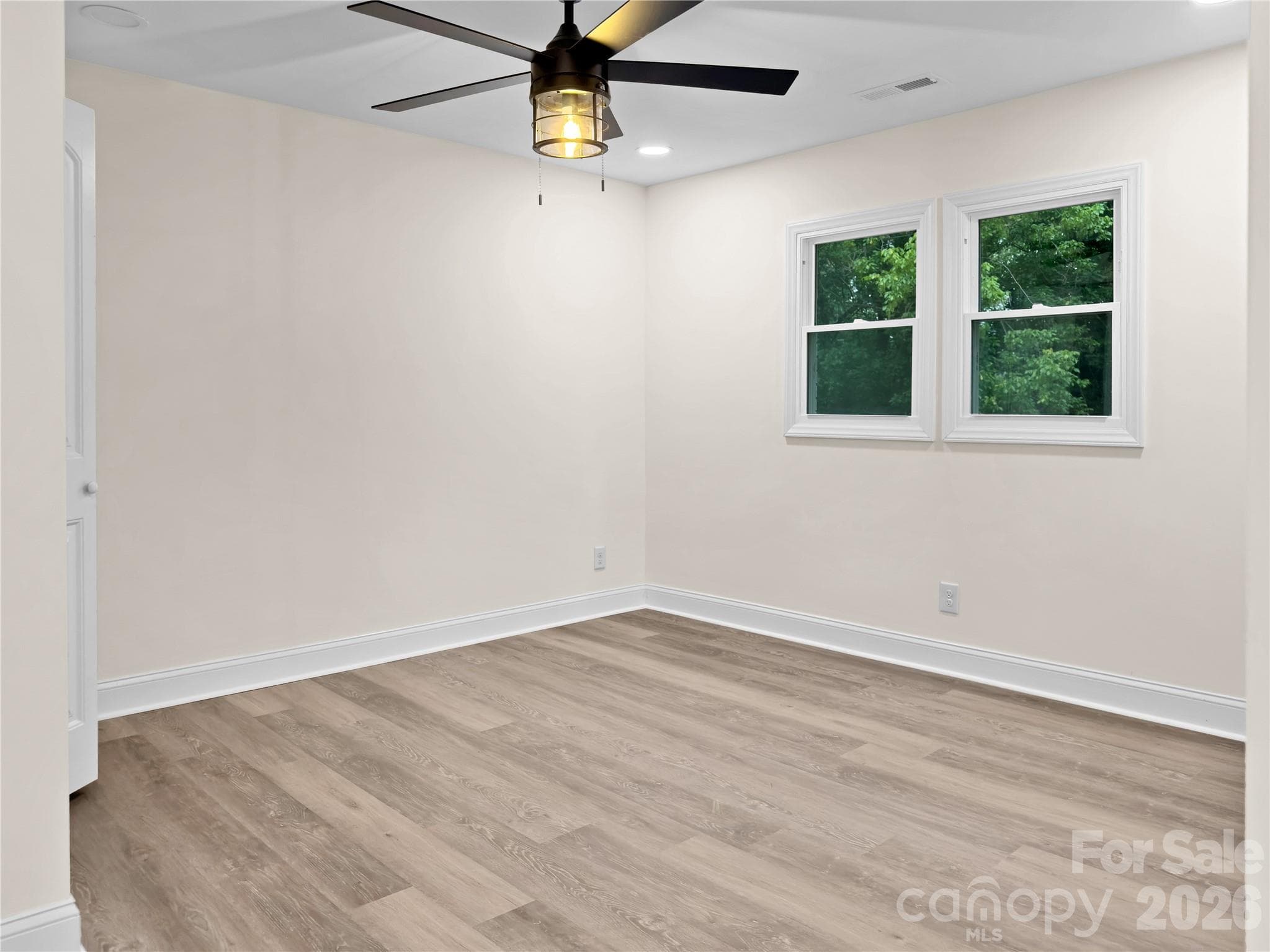 Single Family Residence at Lenoir, photo 8 of 23