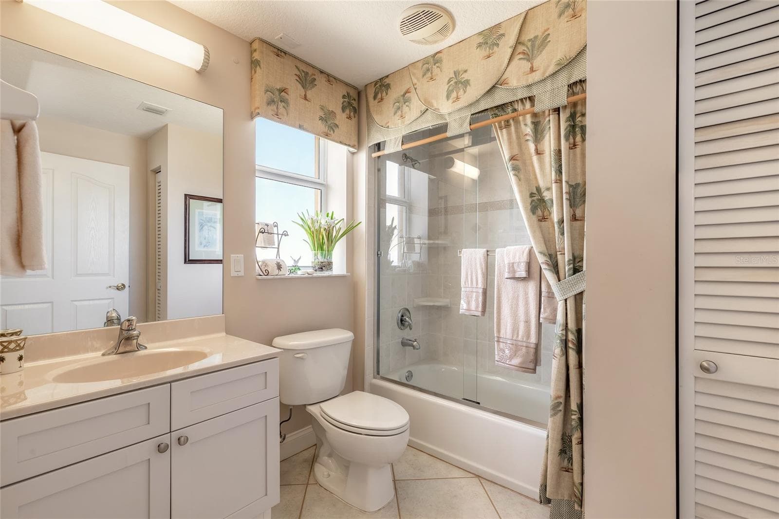 Condominium at 2300 N ATLANTIC AVE #301, DAYTONA BEACH, photo 32 of 46