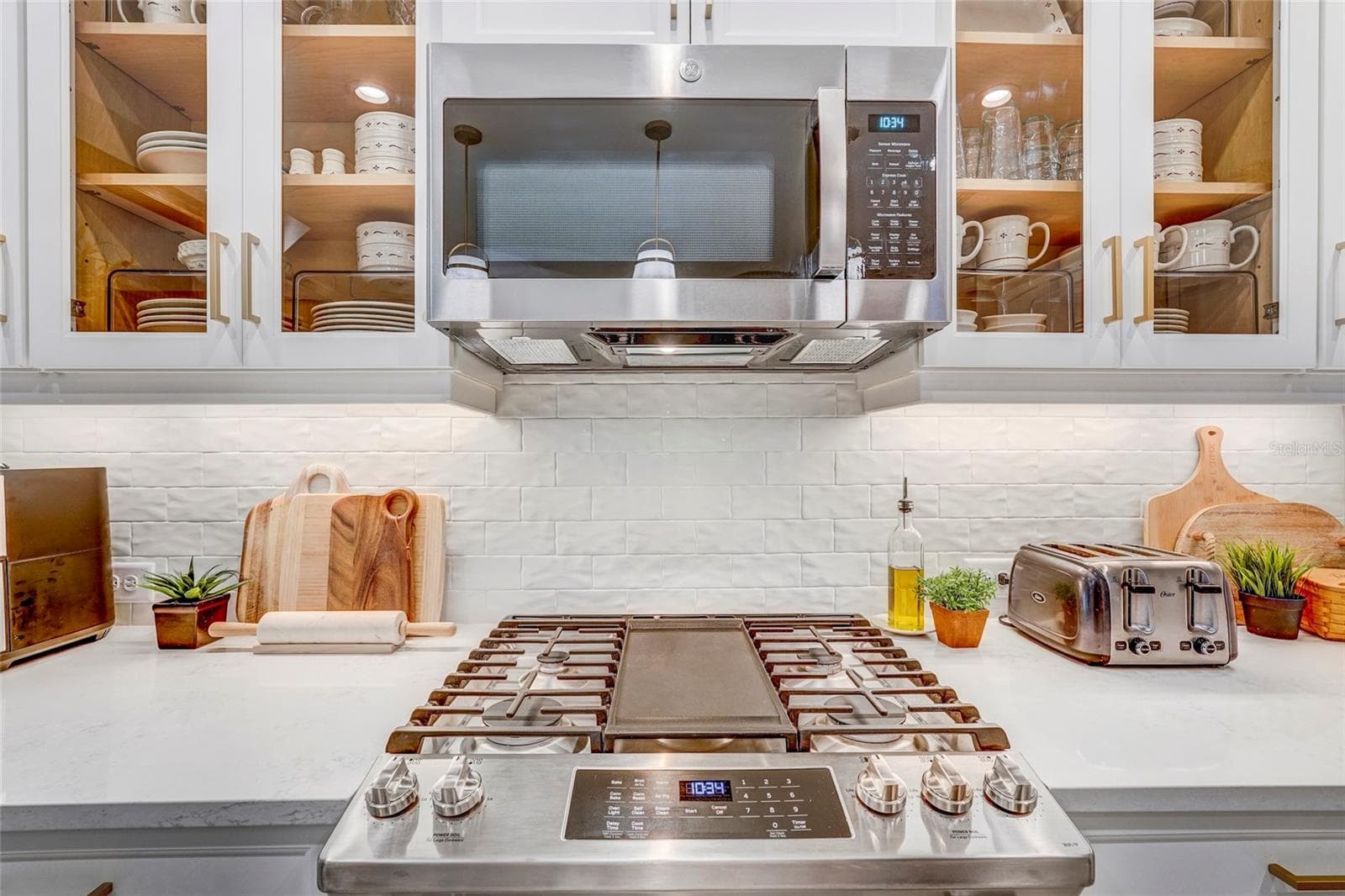 High End Appliances - 10233 LAKE WALES CIR, SARASOTA